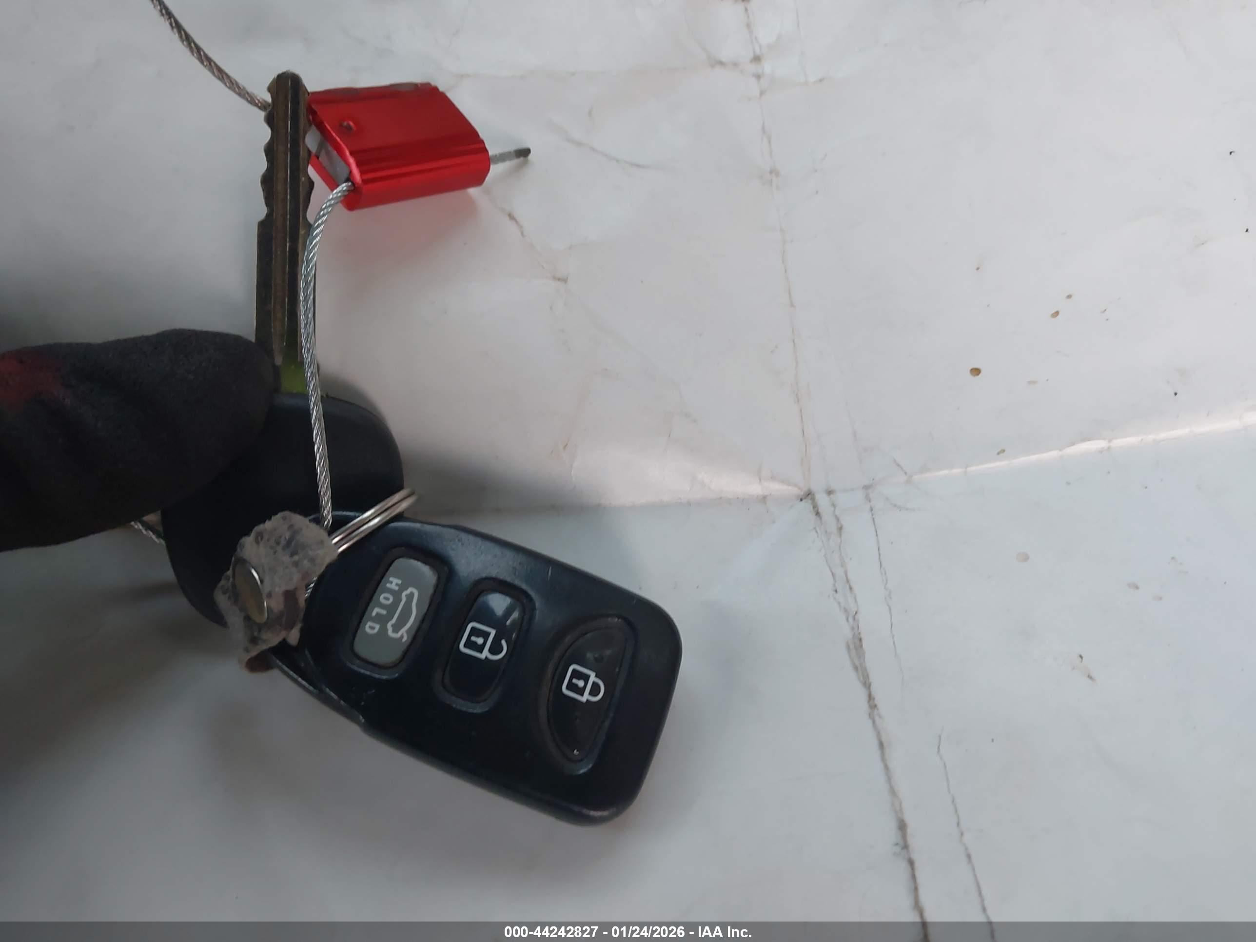 HYUNDAI ELANTRA image 11