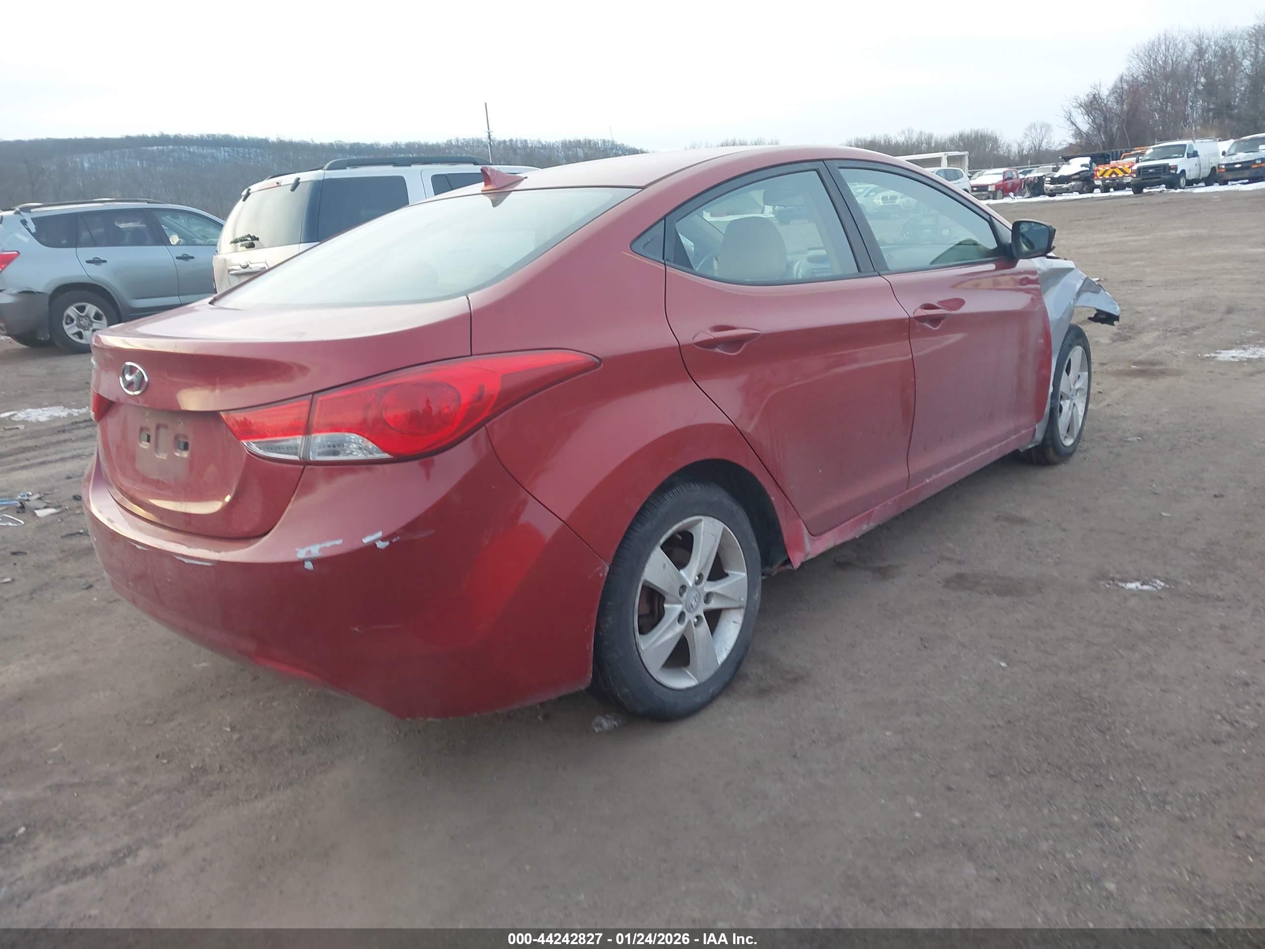 HYUNDAI ELANTRA image 4