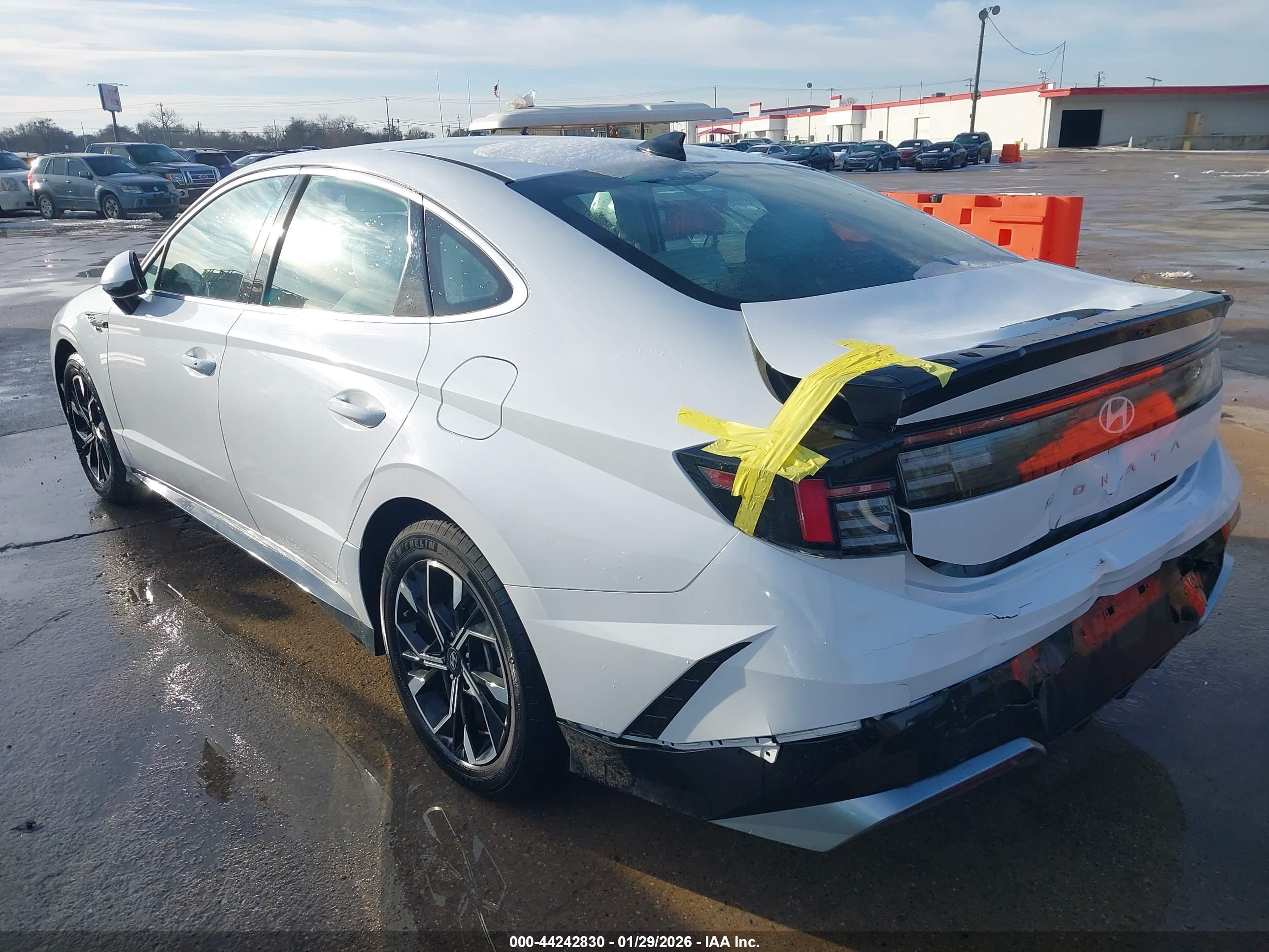 HYUNDAI SONATA image 3