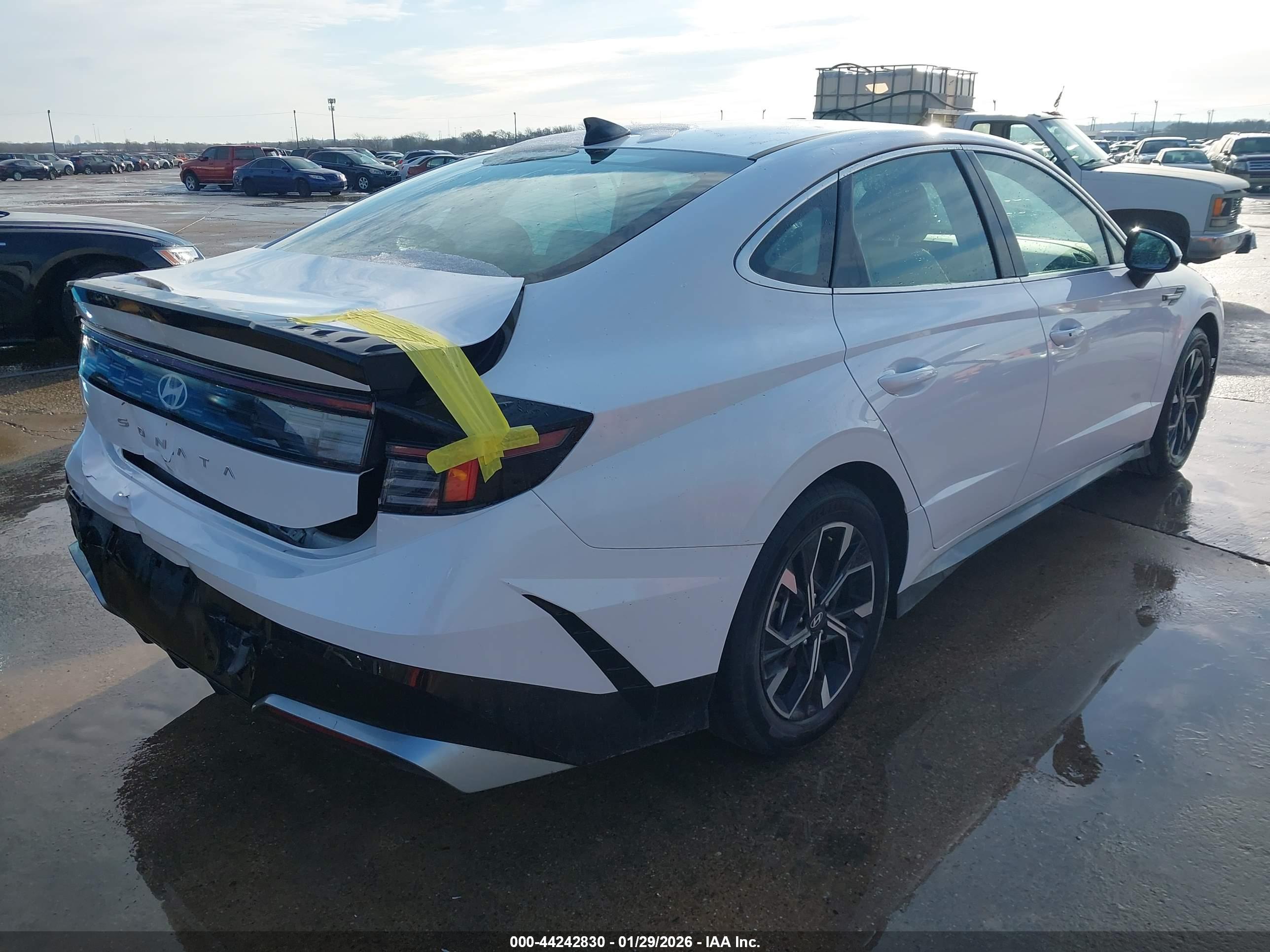 HYUNDAI SONATA image 4