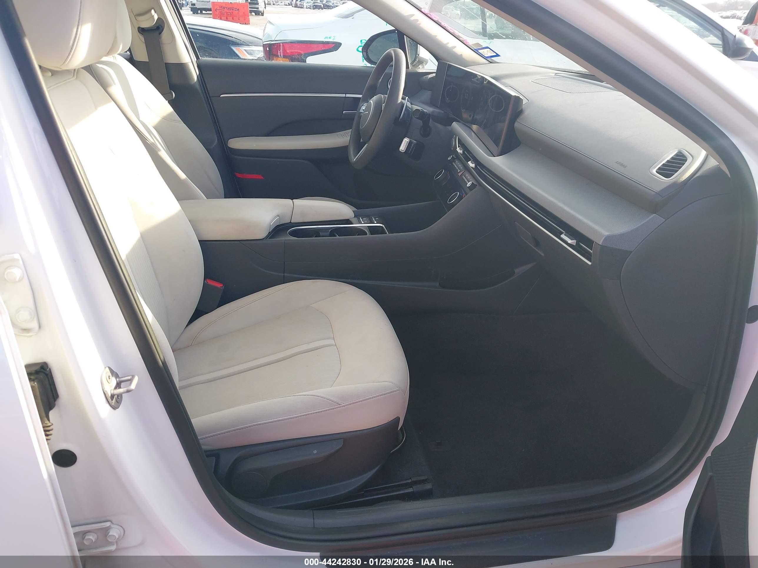 HYUNDAI SONATA image 5