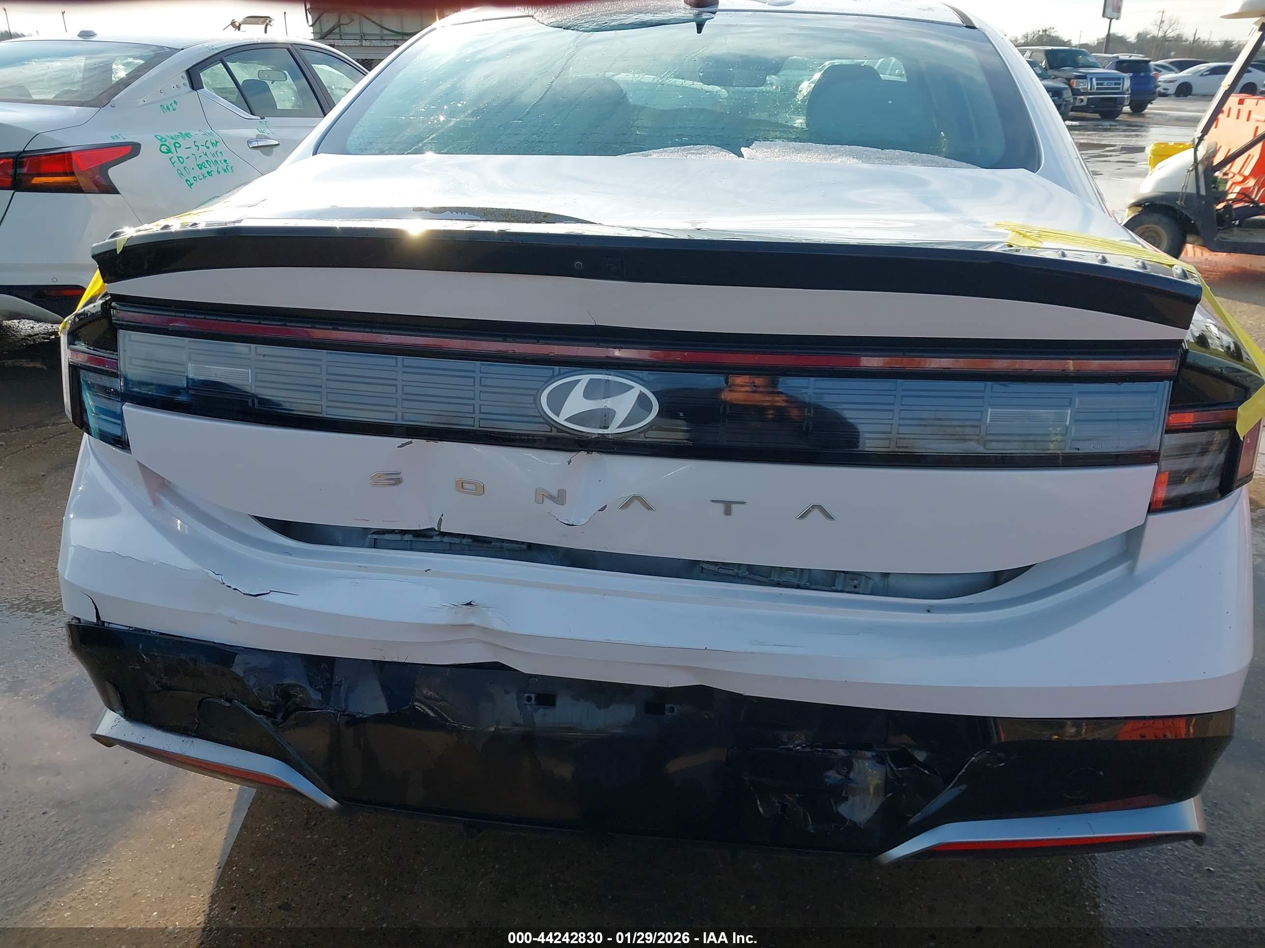 HYUNDAI SONATA image 6