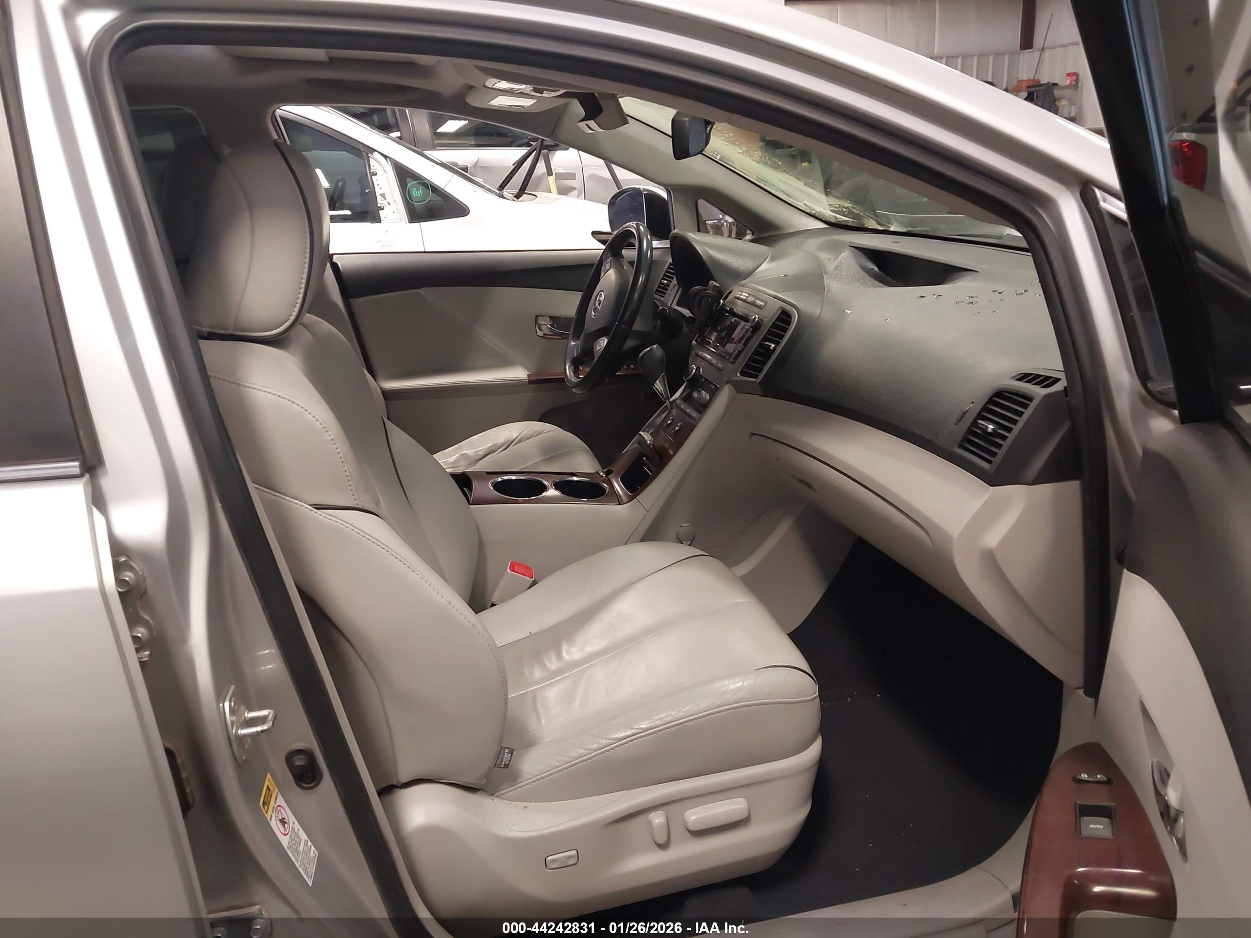 TOYOTA VENZA image 5