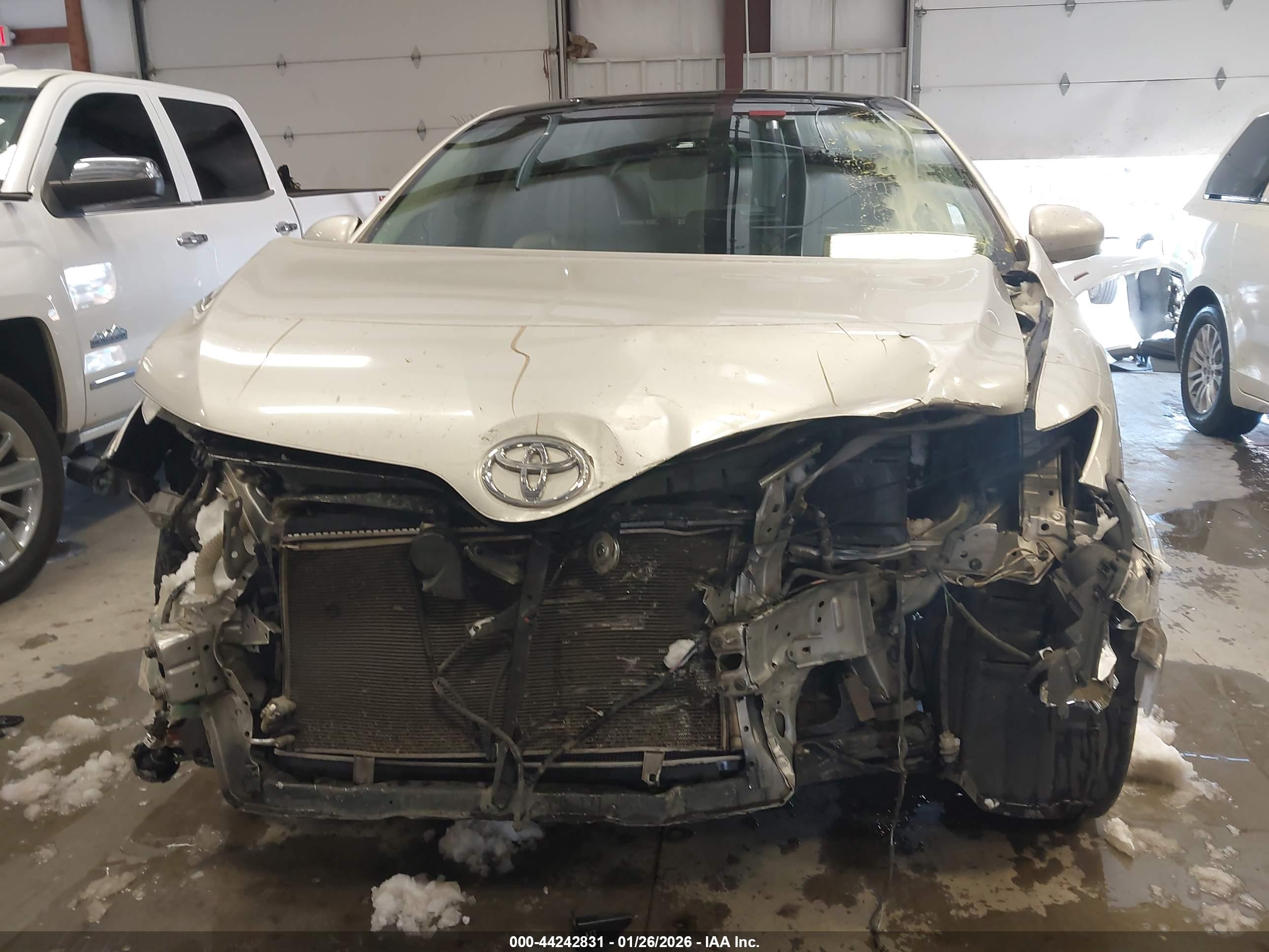 TOYOTA VENZA image 6