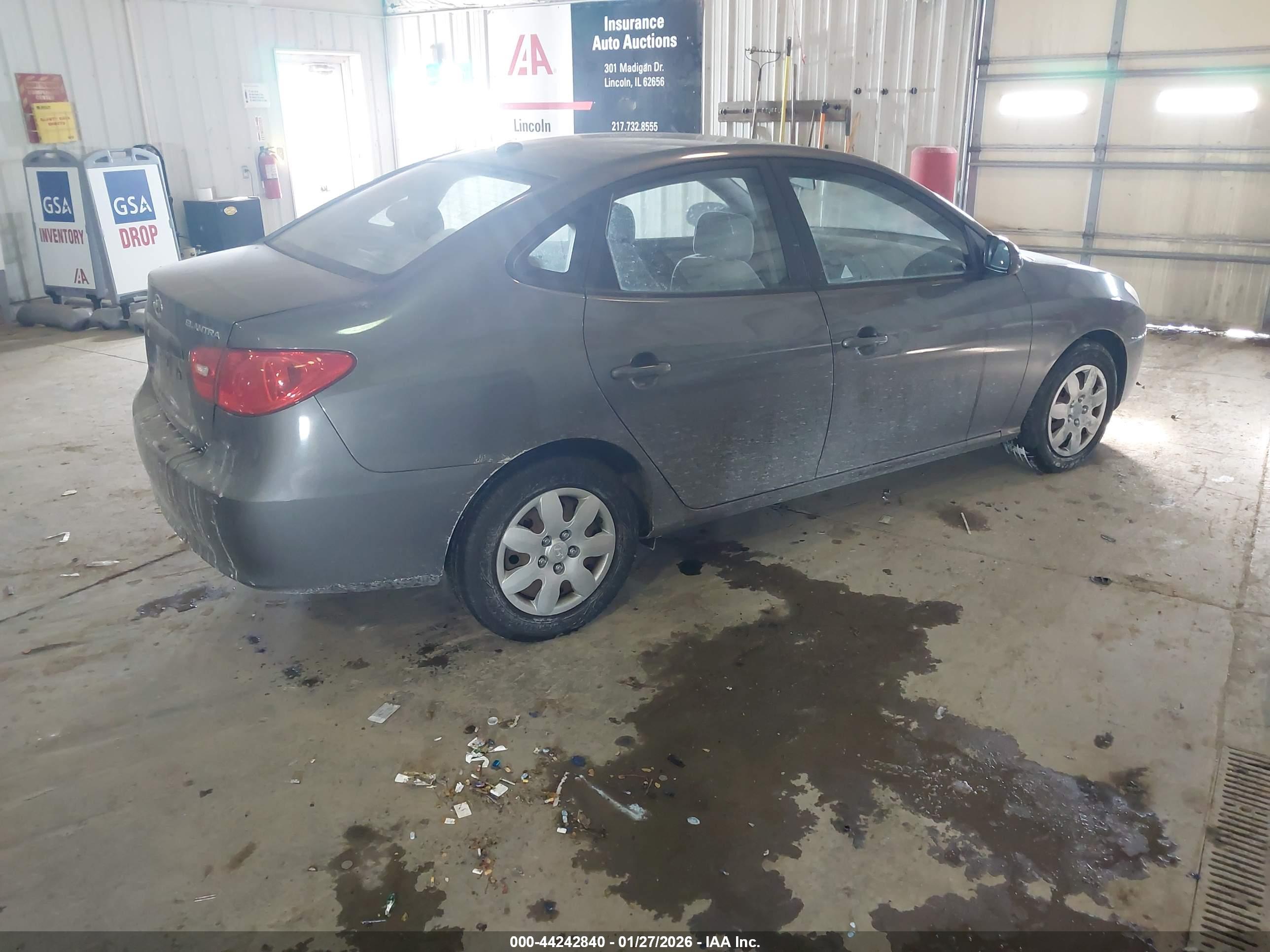 HYUNDAI ELANTRA image 4