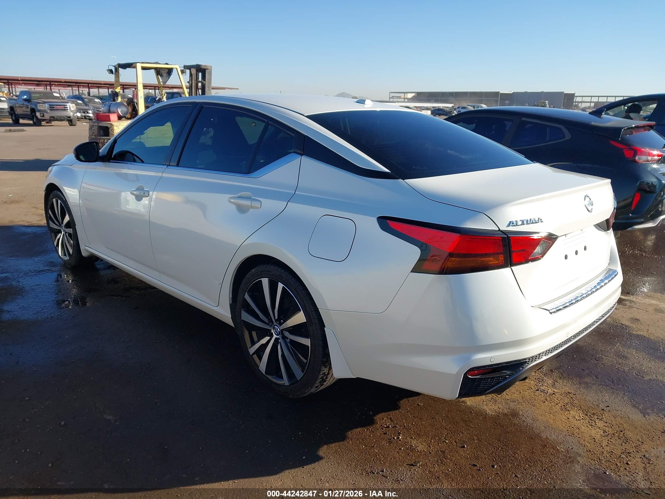 NISSAN ALTIMA image 3