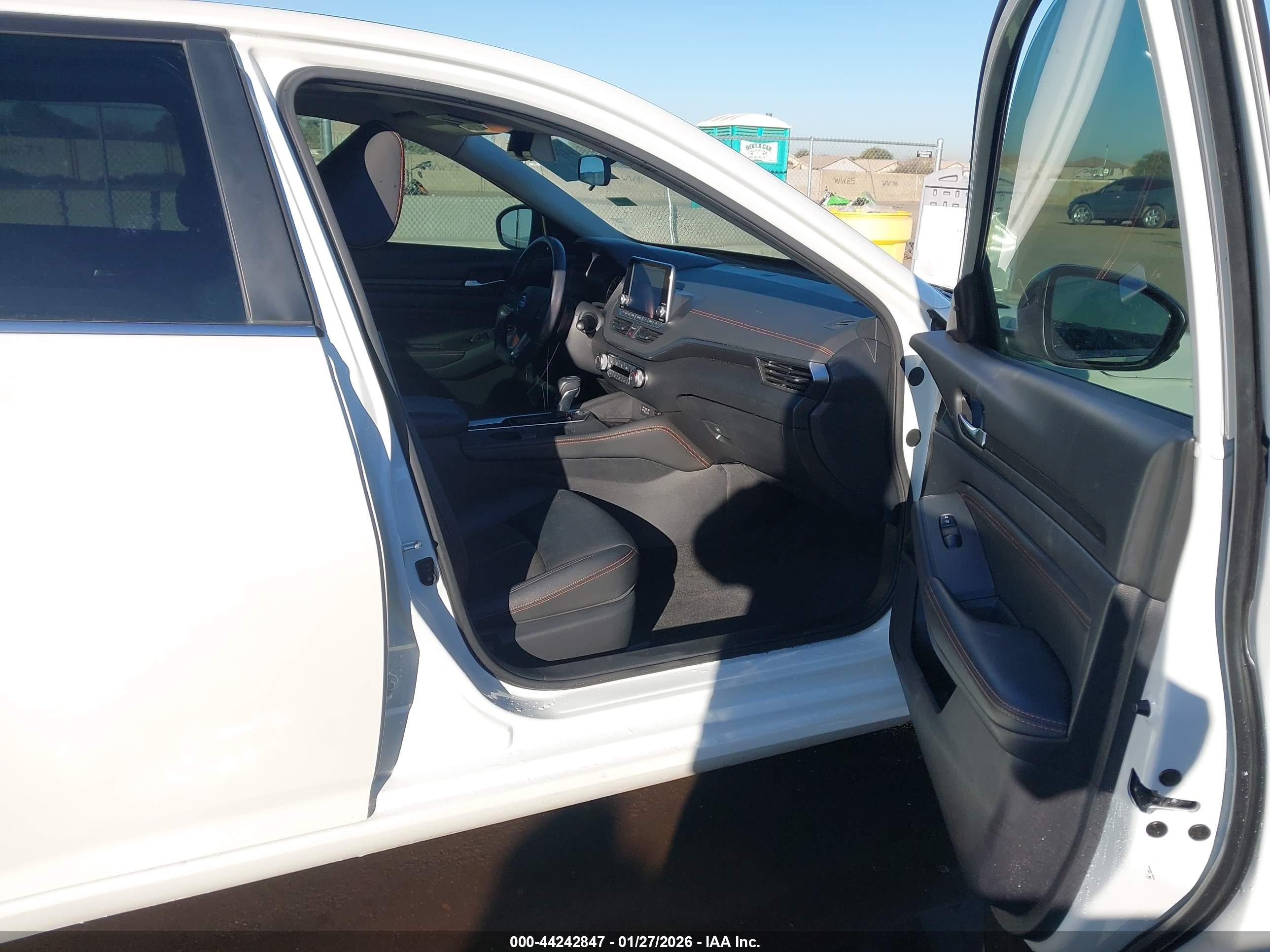NISSAN ALTIMA image 5