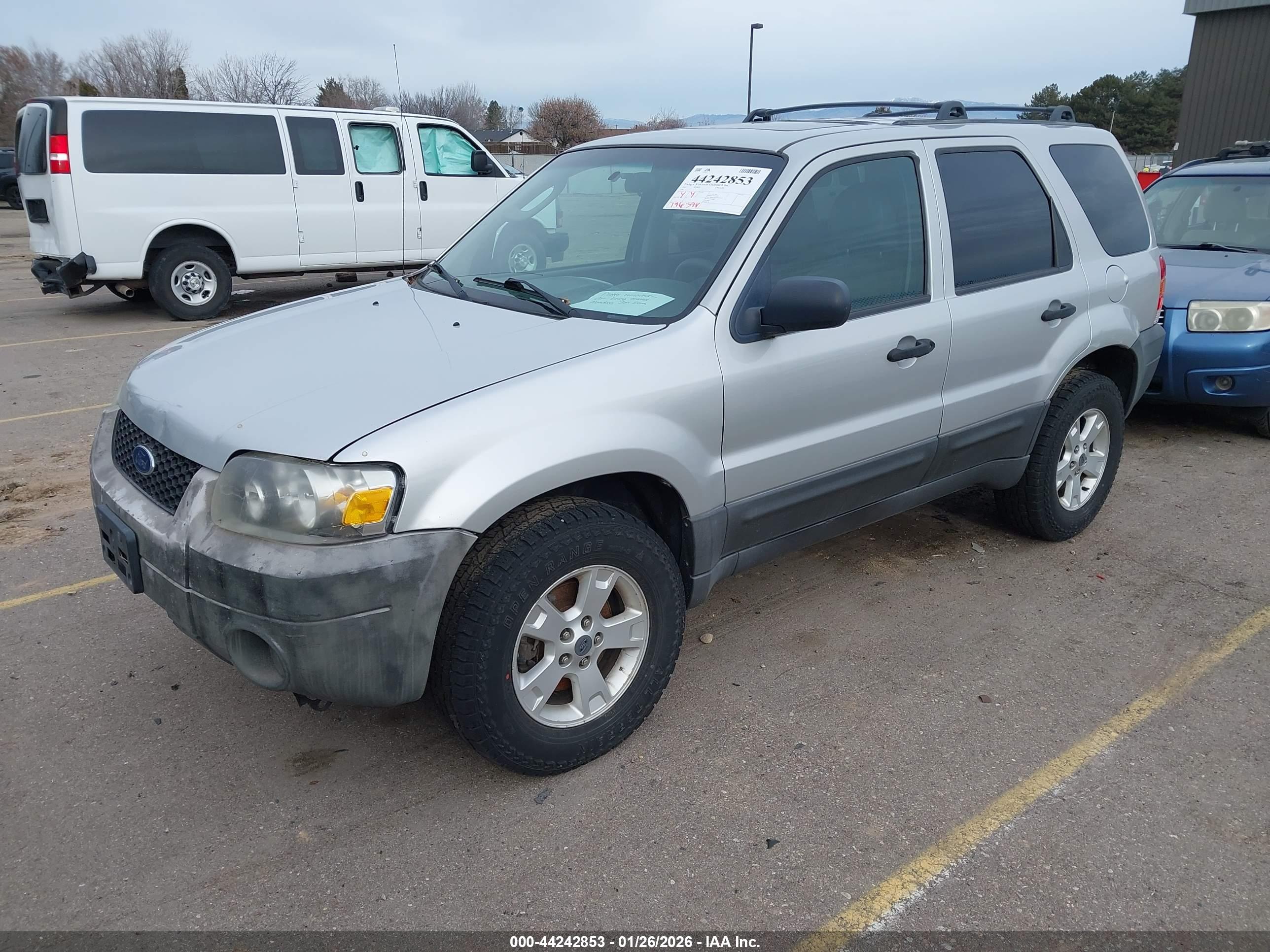 FORD ESCAPE image 2