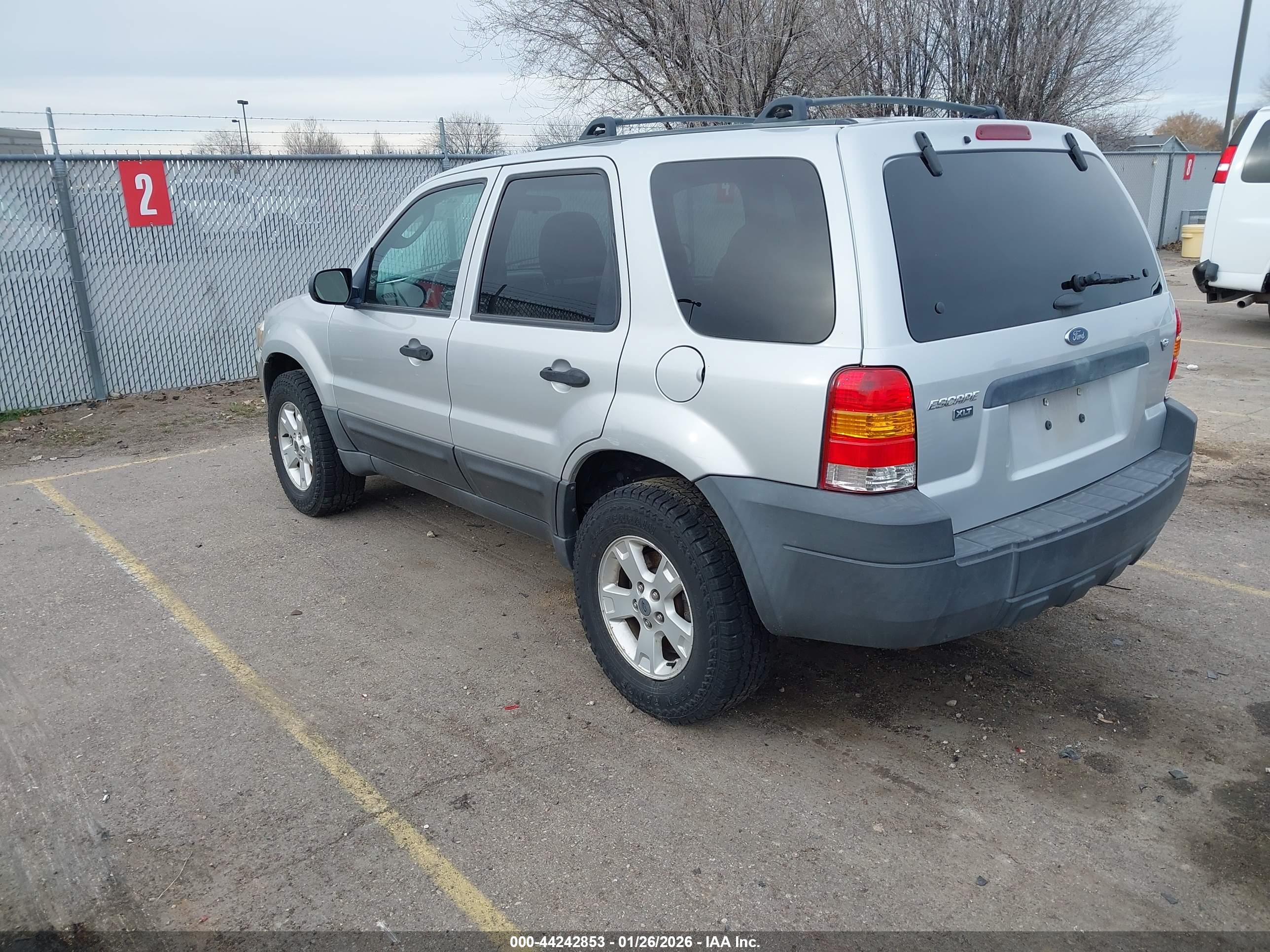 FORD ESCAPE image 3