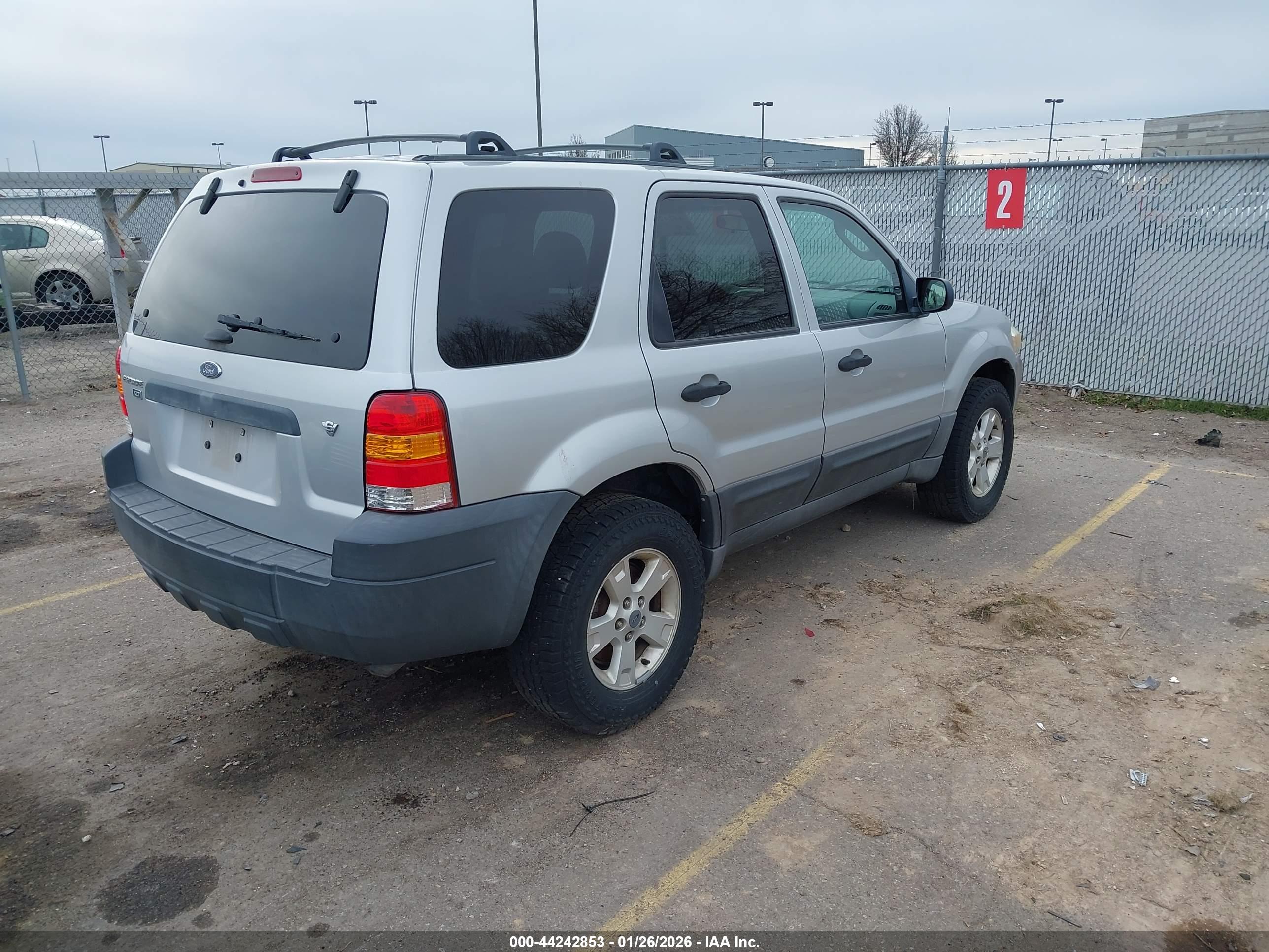 FORD ESCAPE image 4