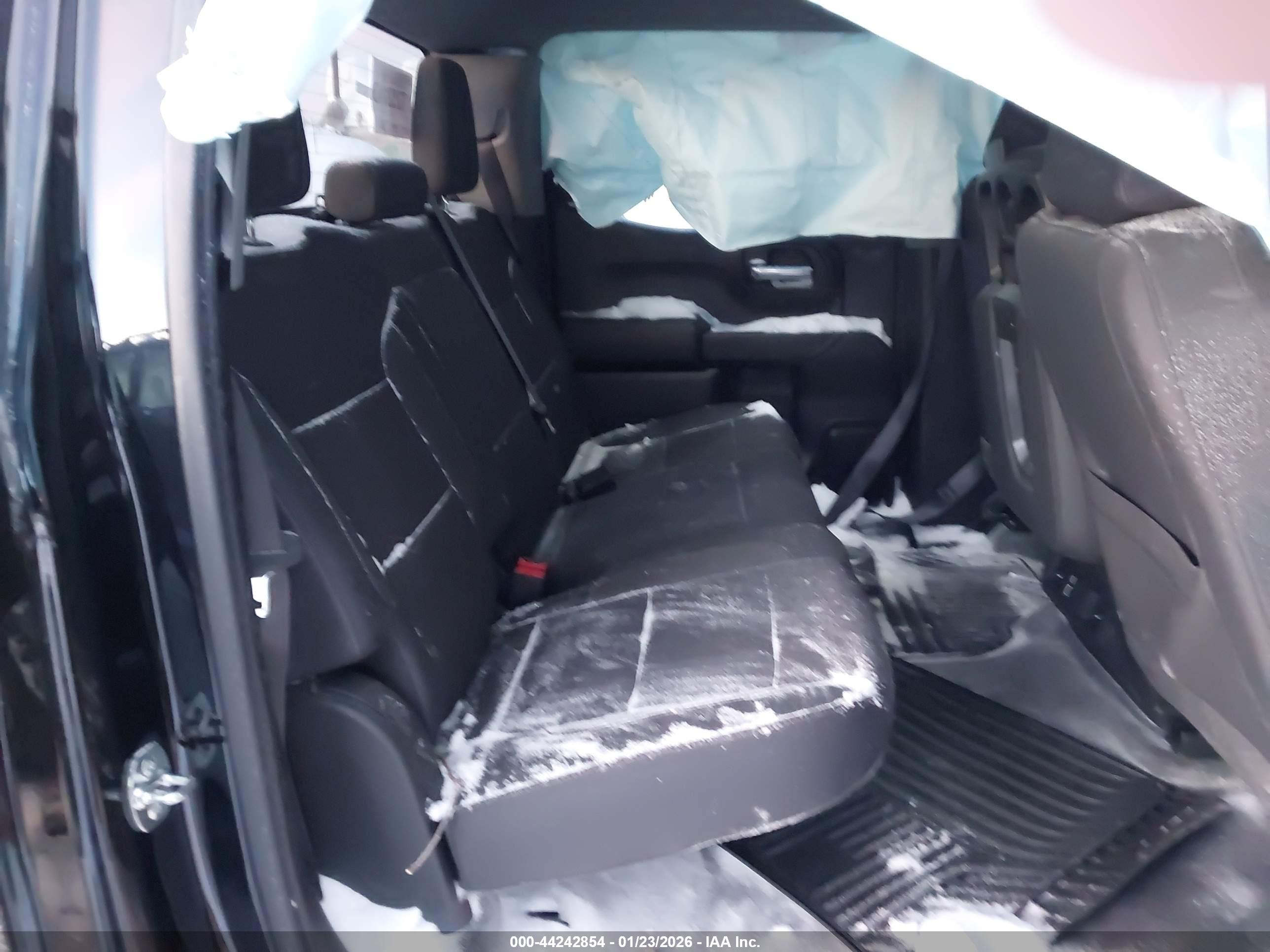 CHEVROLET SILVERADO image 8