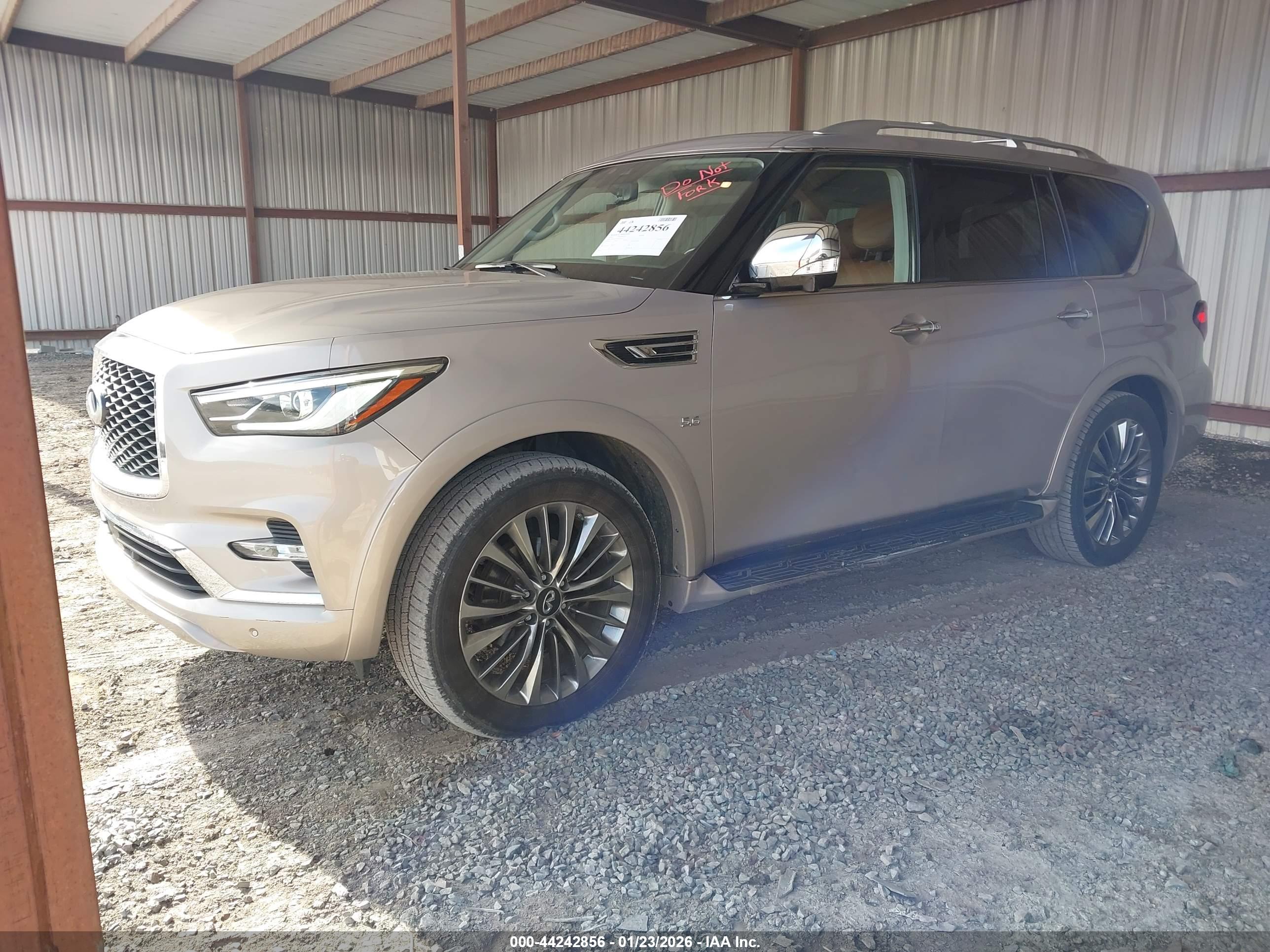 INFINITI QX80 image 2