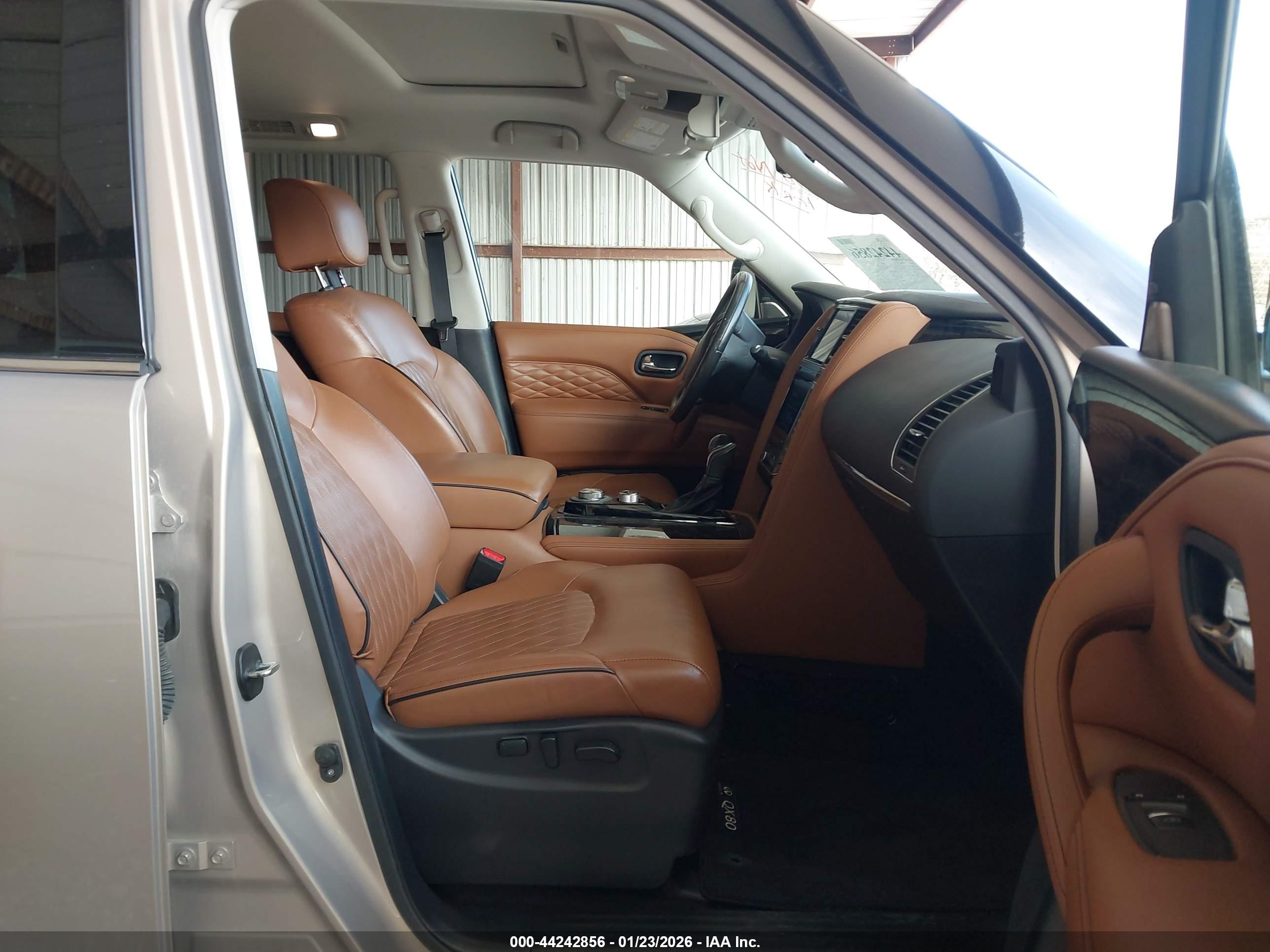 INFINITI QX80 image 5