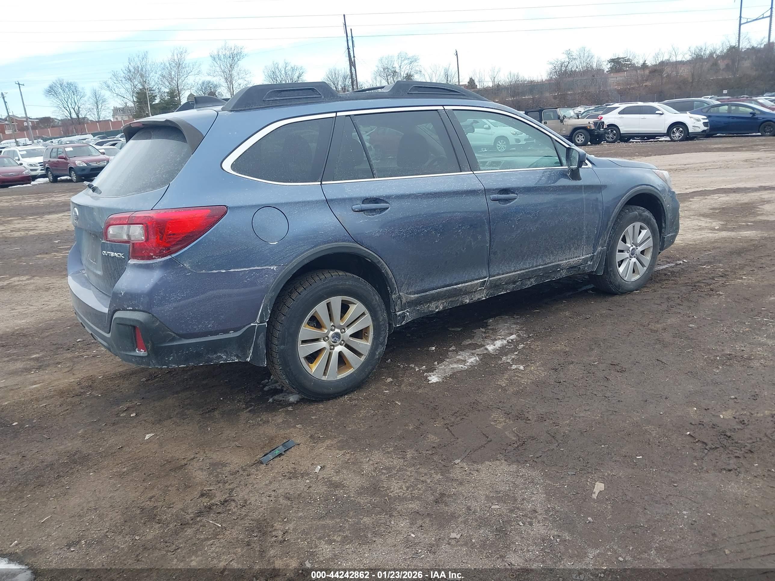 SUBARU OUTBACK image 4