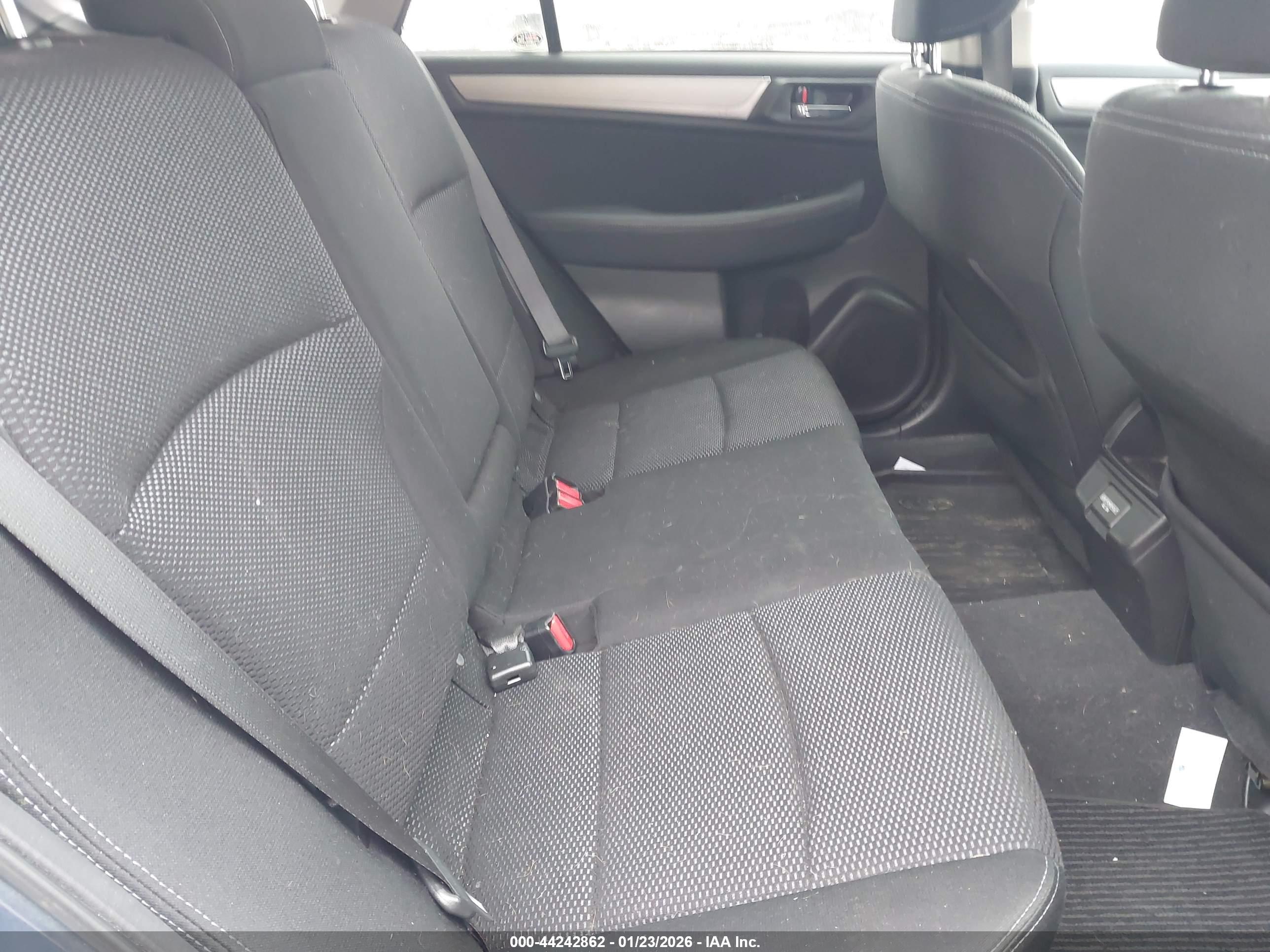 SUBARU OUTBACK image 8