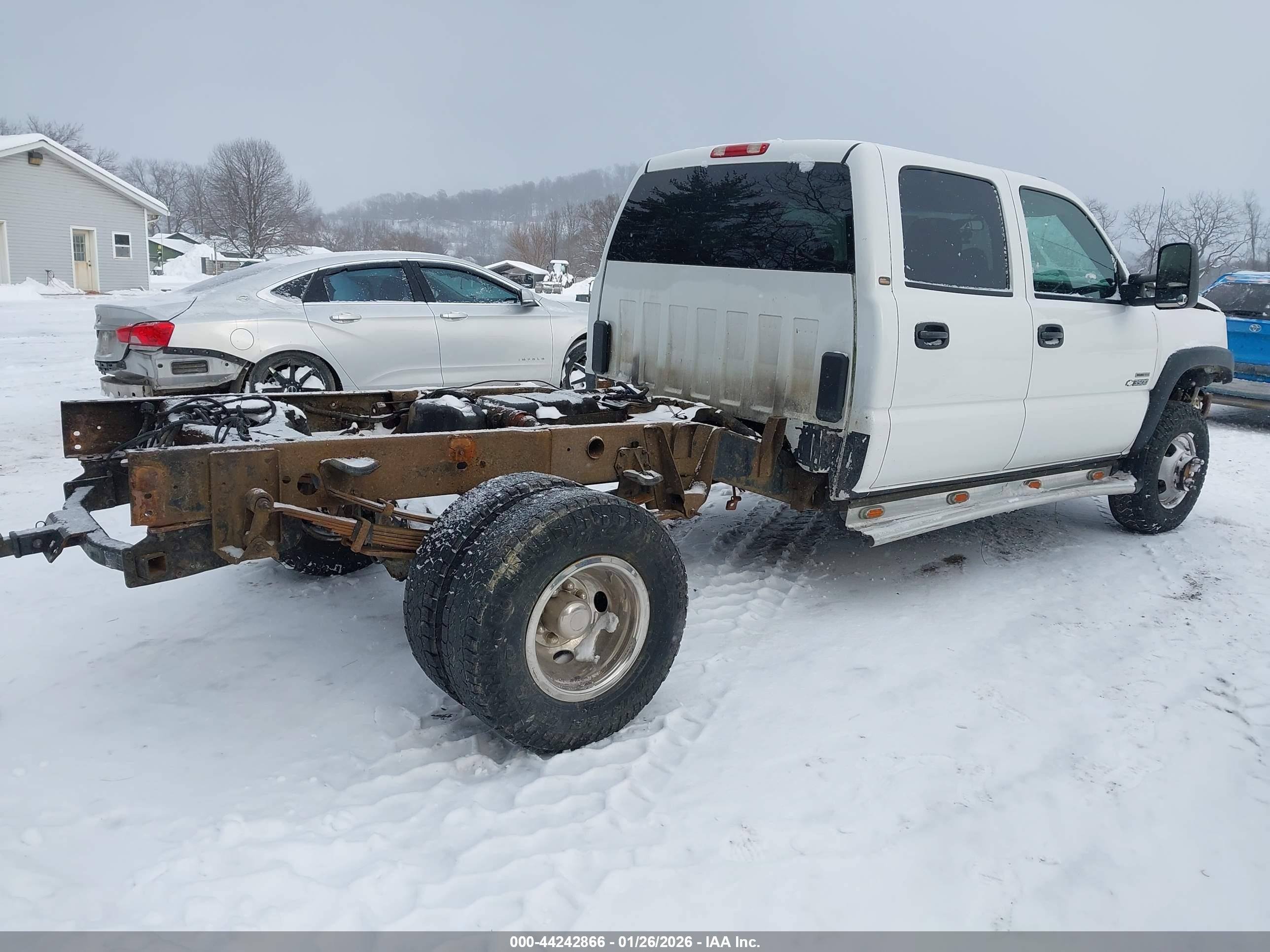CHEVROLET SILVERADO image 4