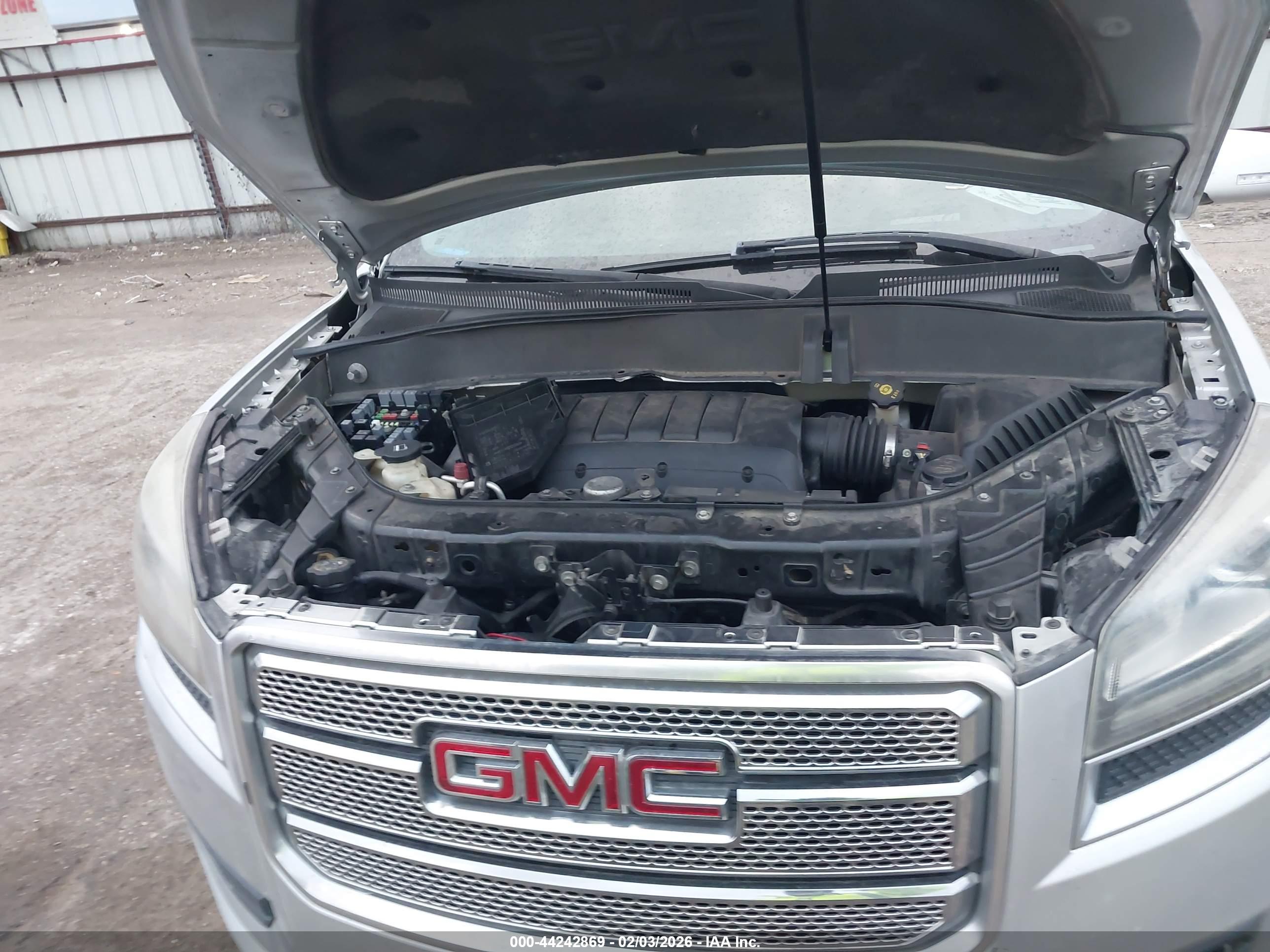 GMC ACADIA image 10