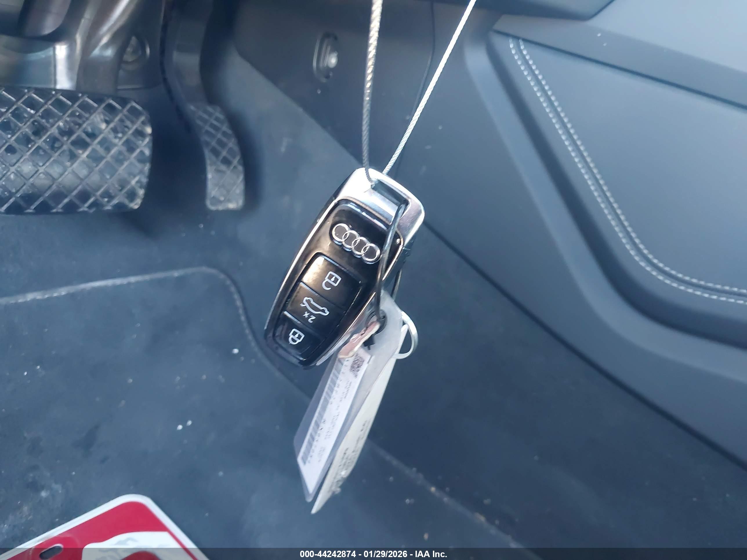 AUDI A6 image 11