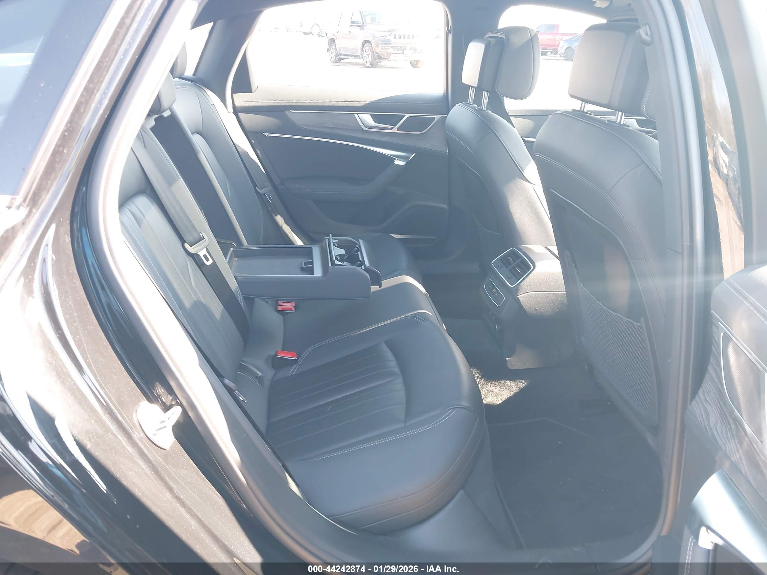 AUDI A6 image 8