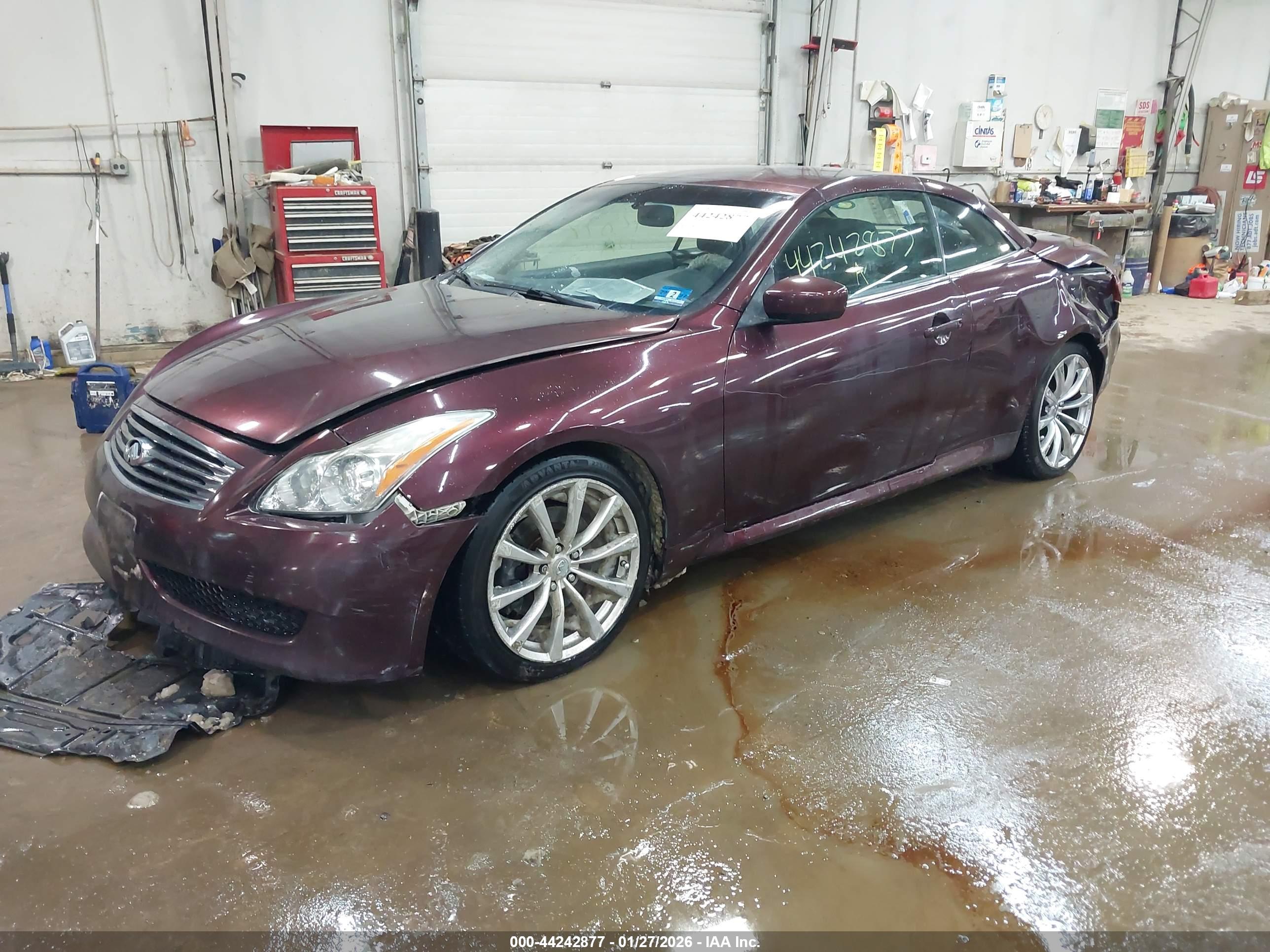 INFINITI G37 image 2