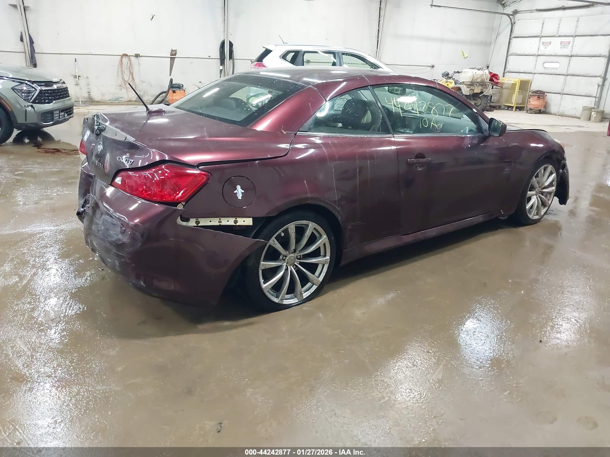 INFINITI G37 image 4