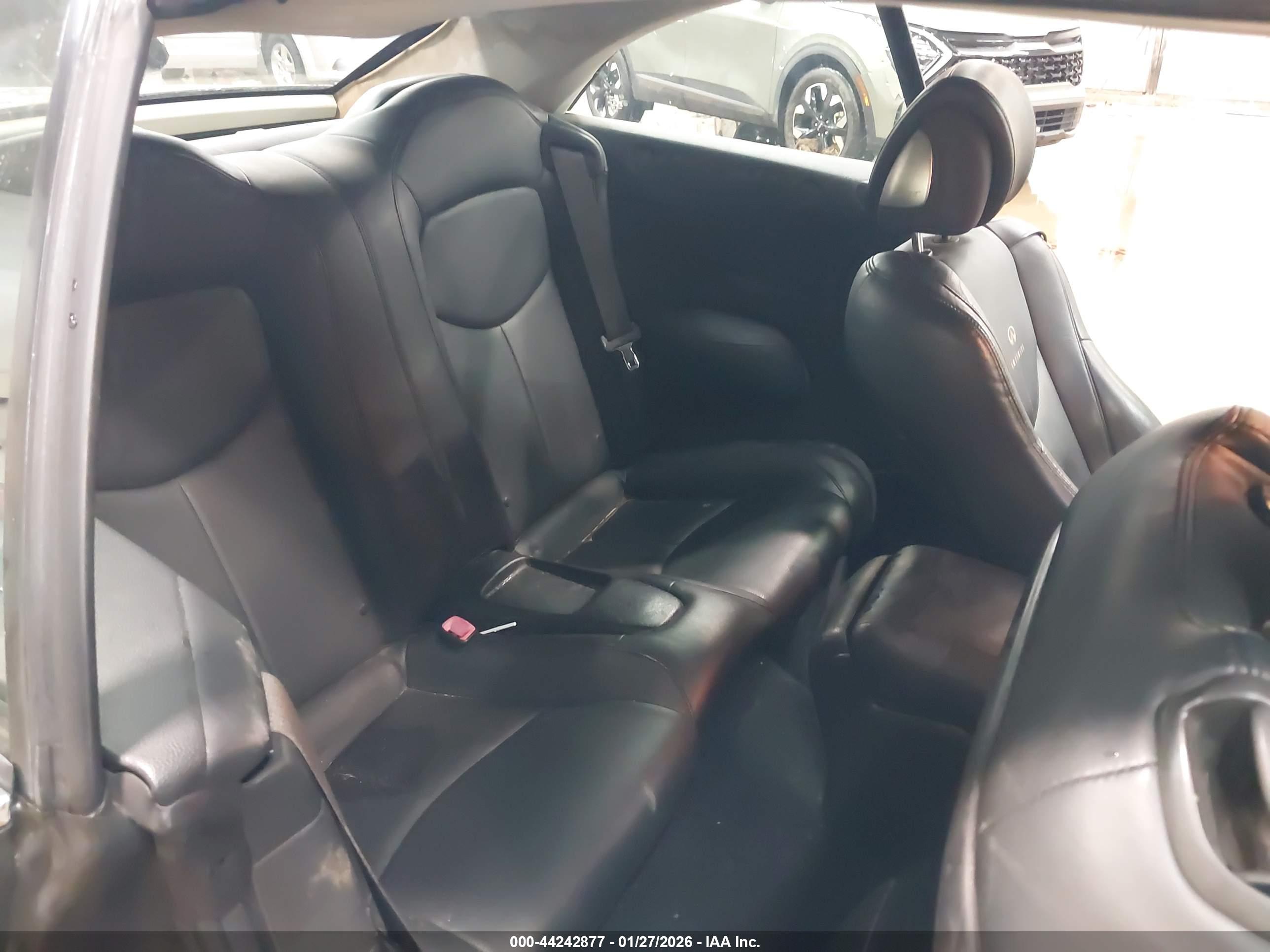 INFINITI G37 image 8