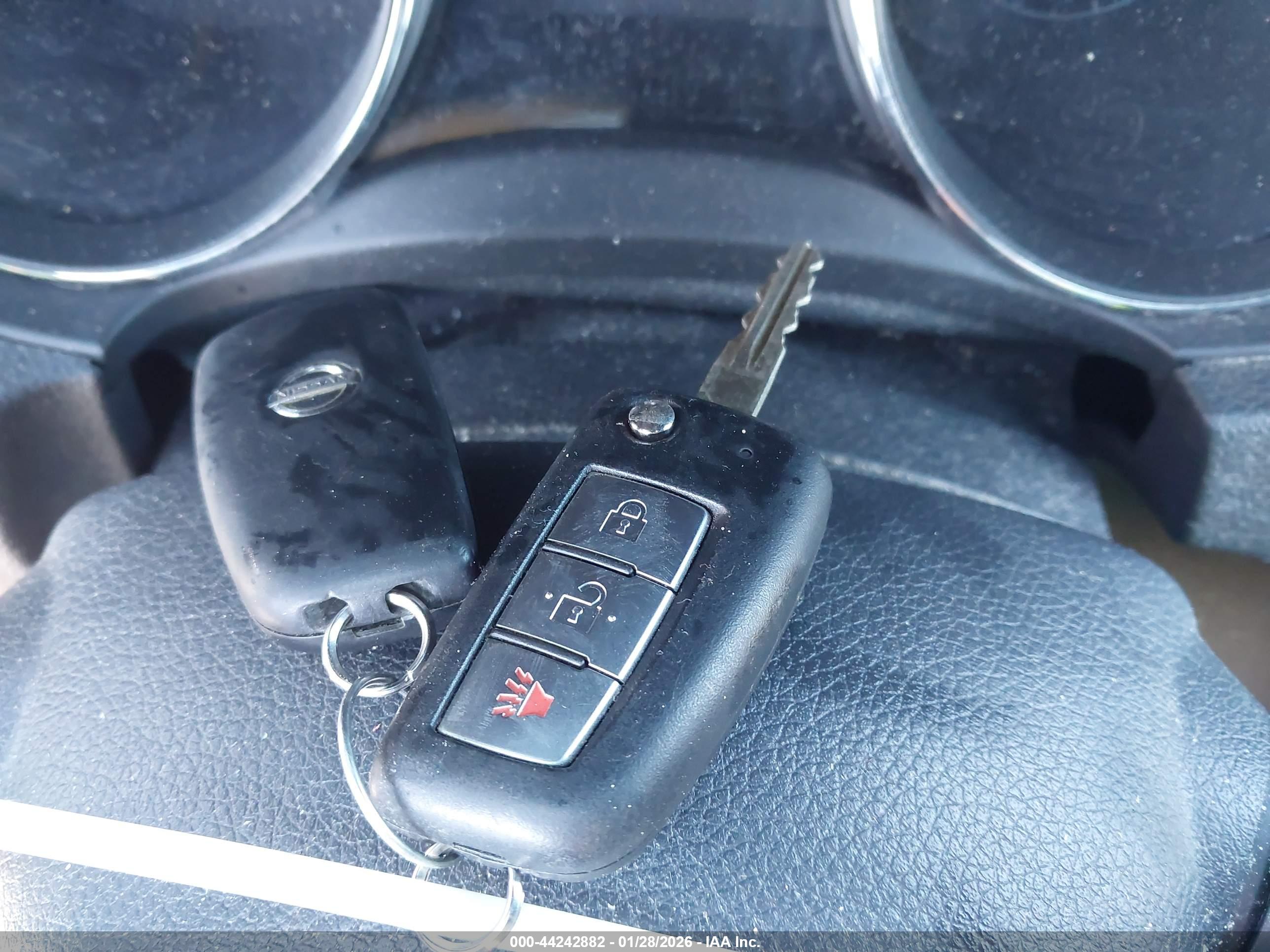 NISSAN ROGUE image 11