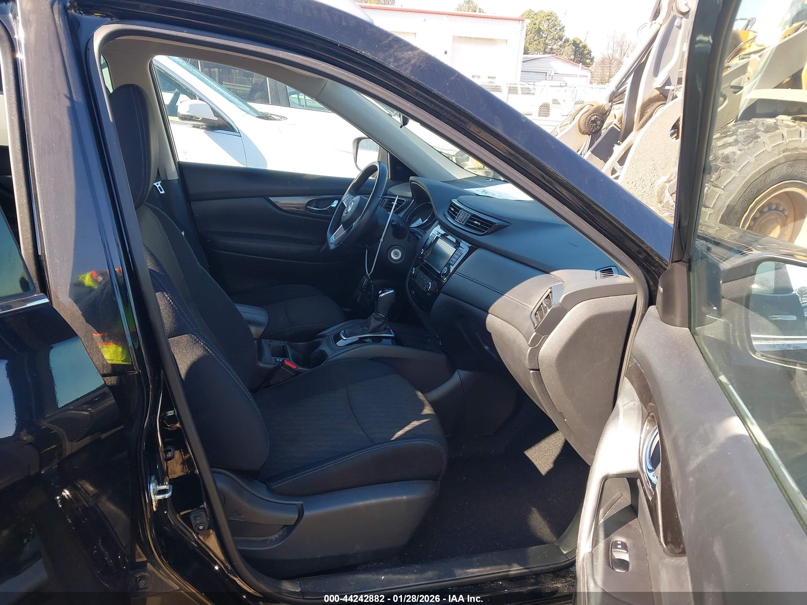 NISSAN ROGUE image 5