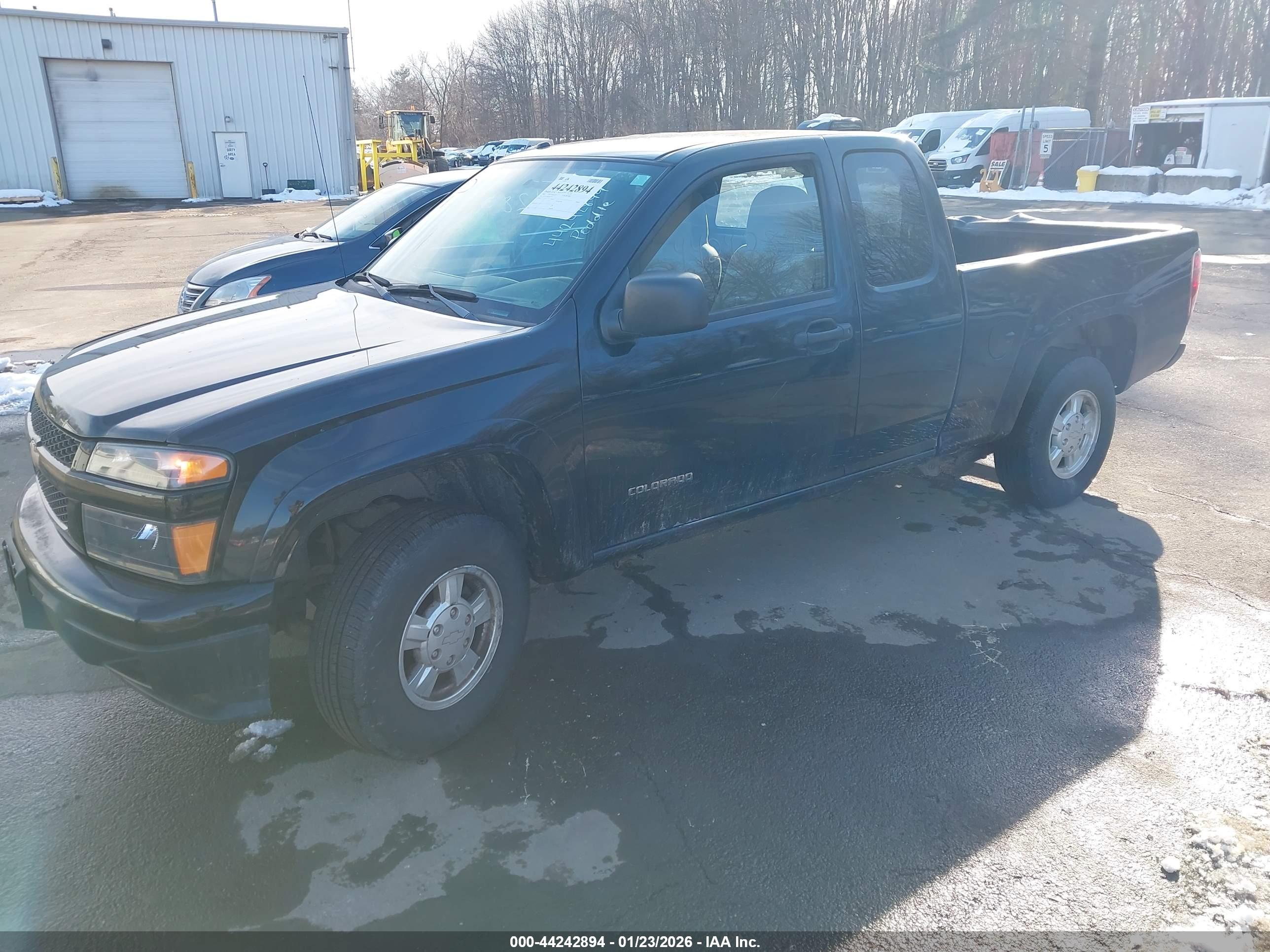 CHEVROLET COLORADO image 2