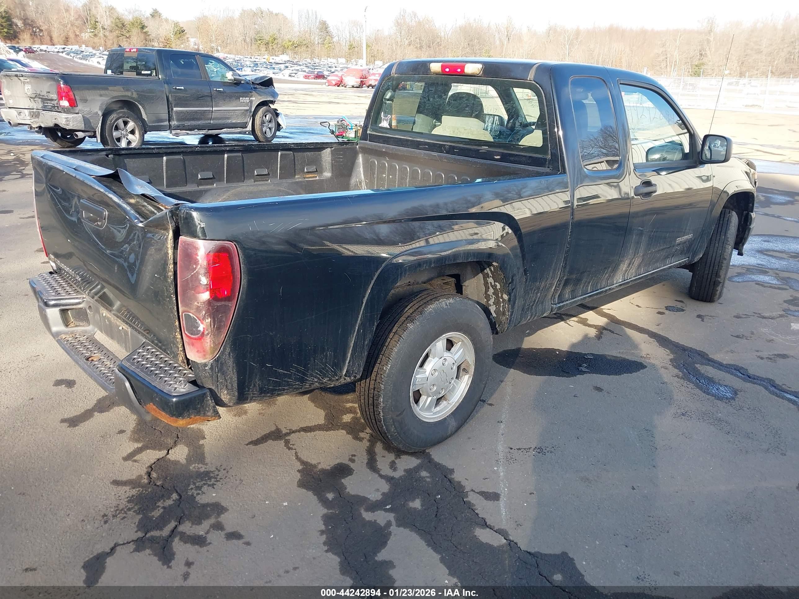 CHEVROLET COLORADO image 4