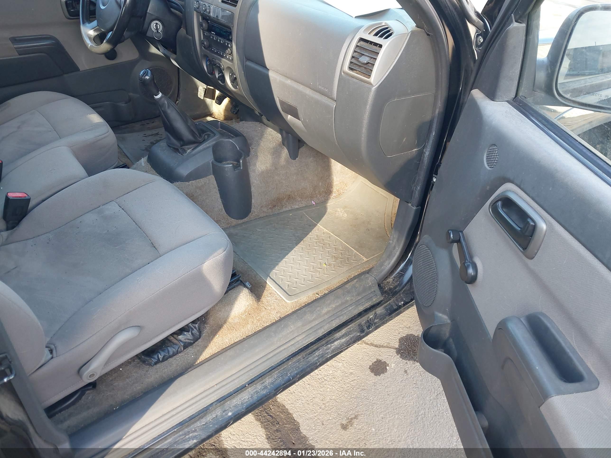 CHEVROLET COLORADO image 5