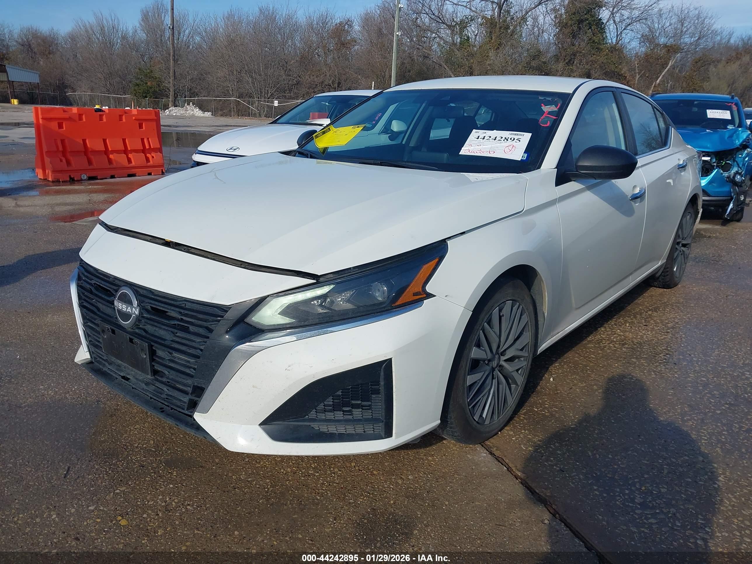 NISSAN ALTIMA image 2