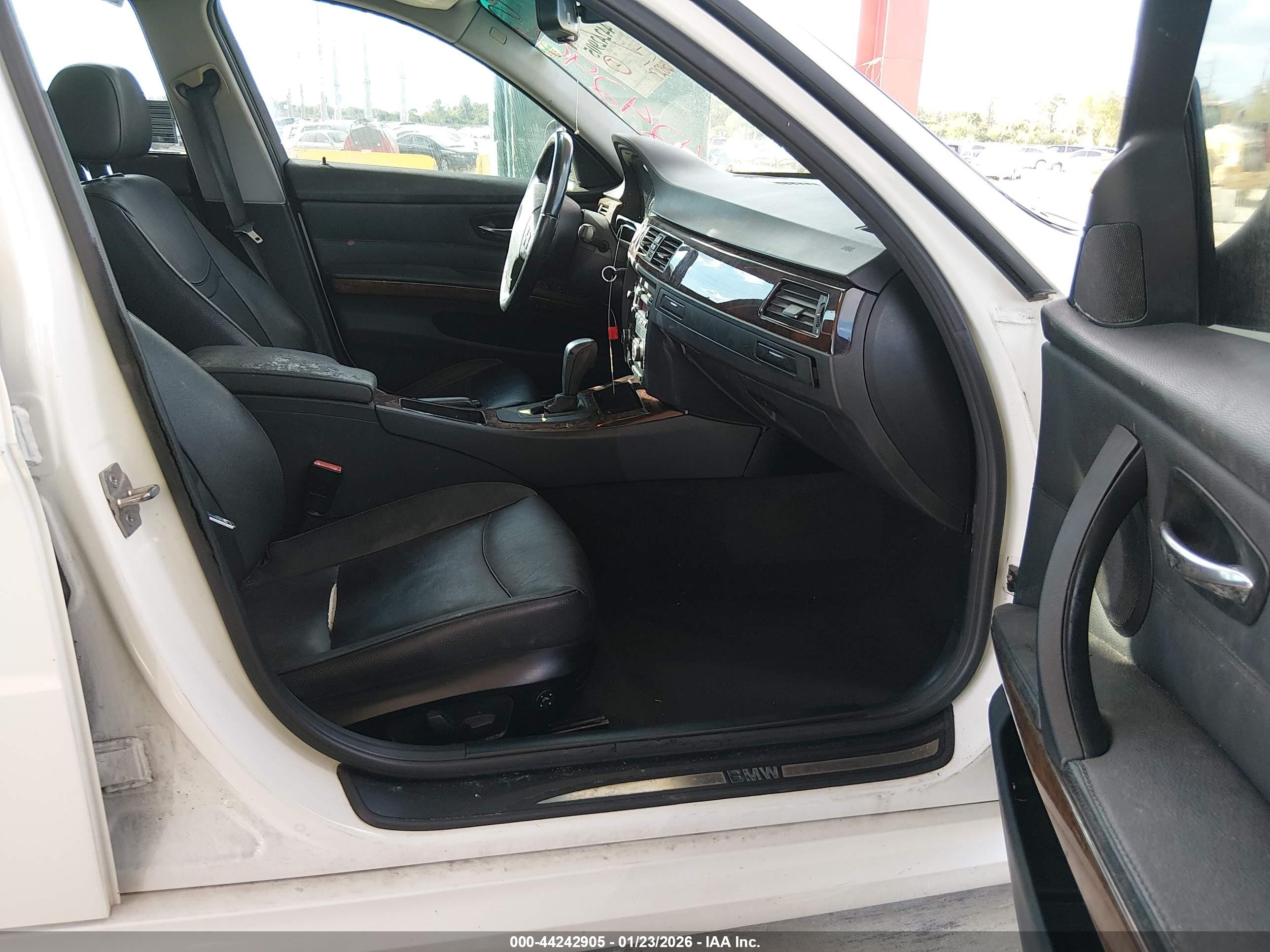 BMW 328I image 5