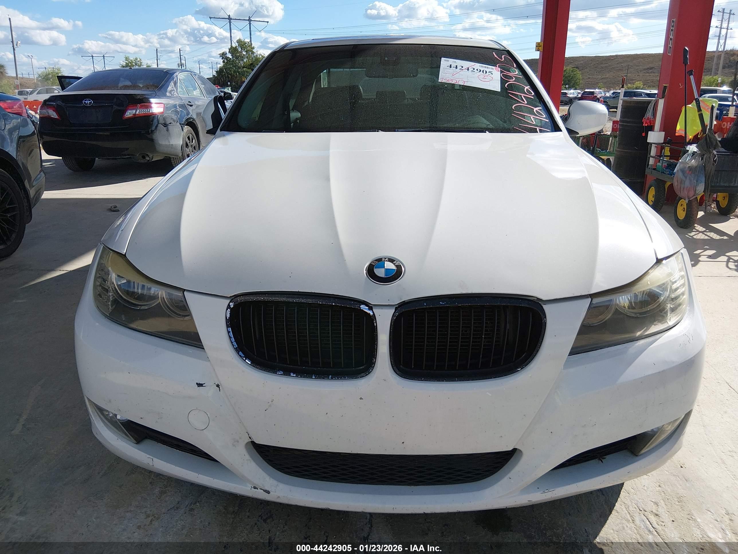 BMW 328I image 6