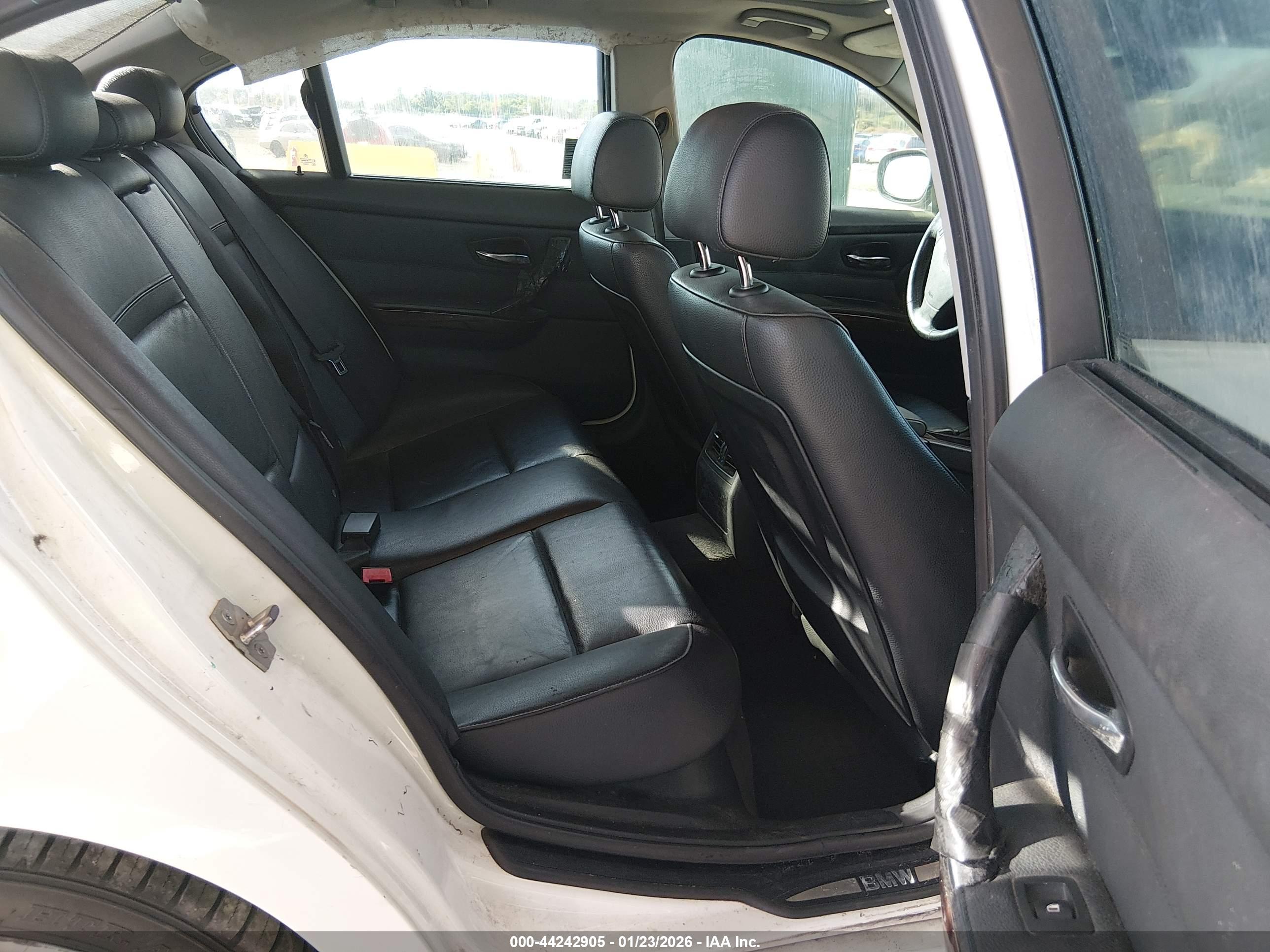 BMW 328I image 8