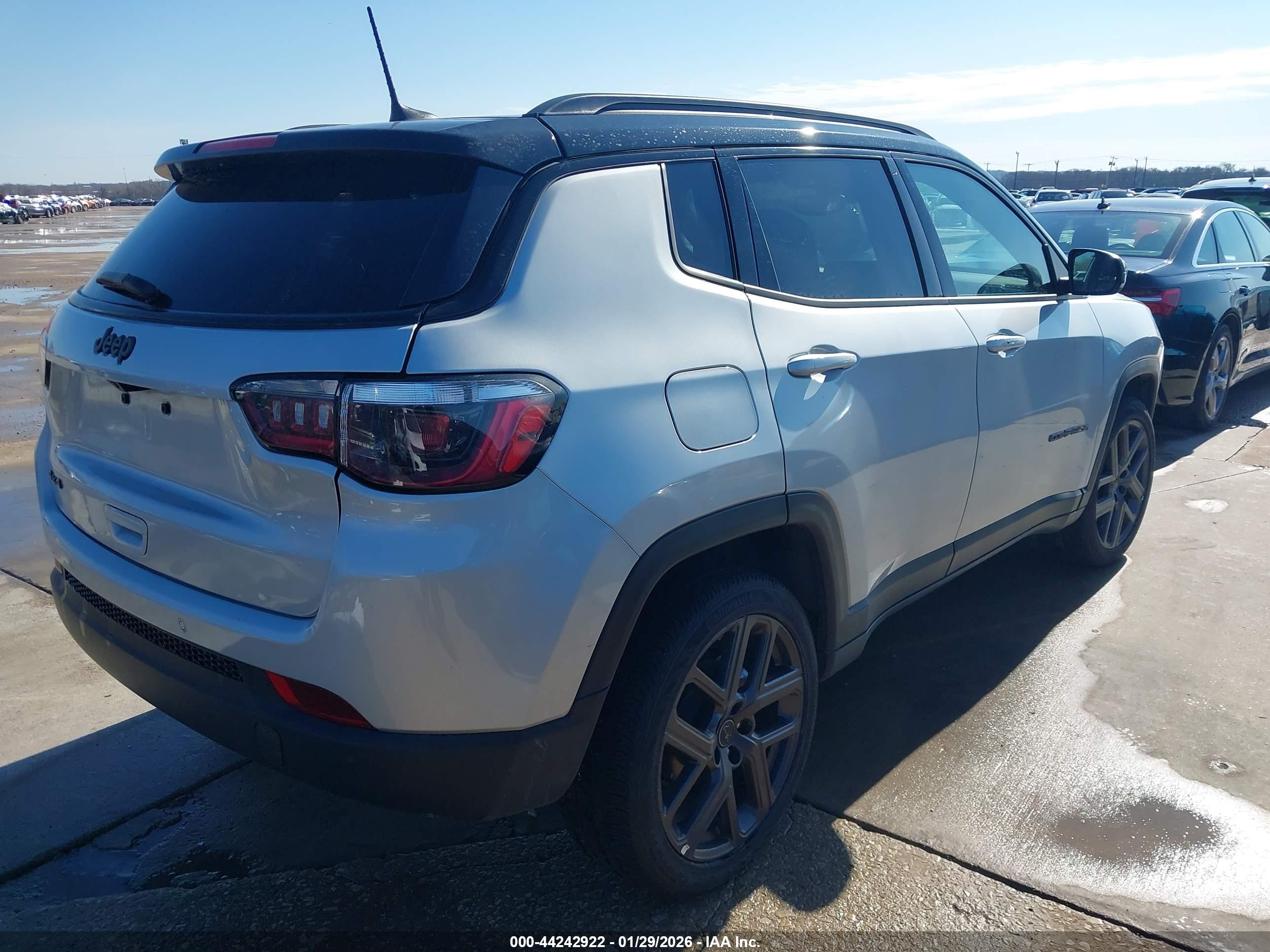 JEEP COMPASS image 4