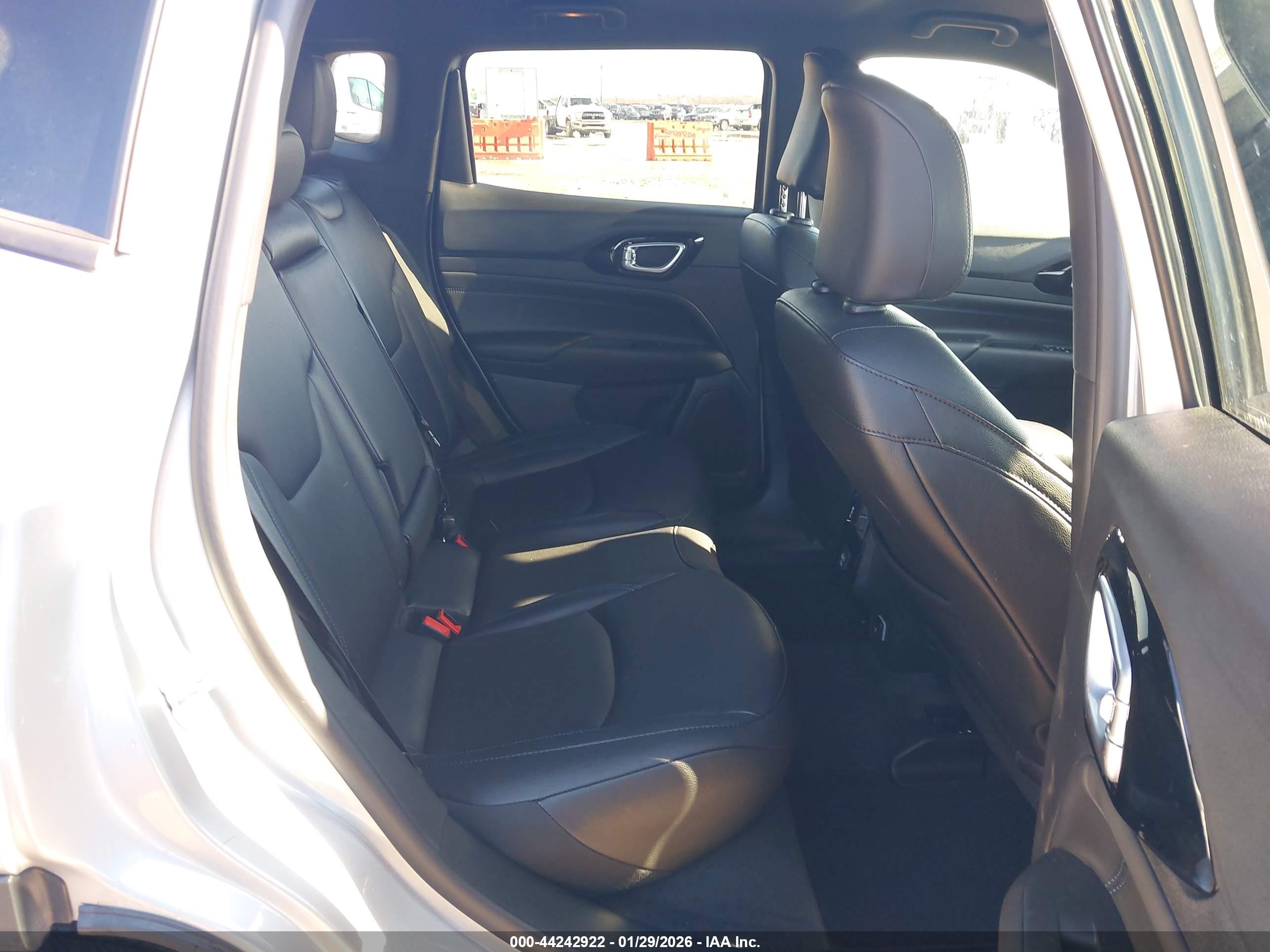 JEEP COMPASS image 8