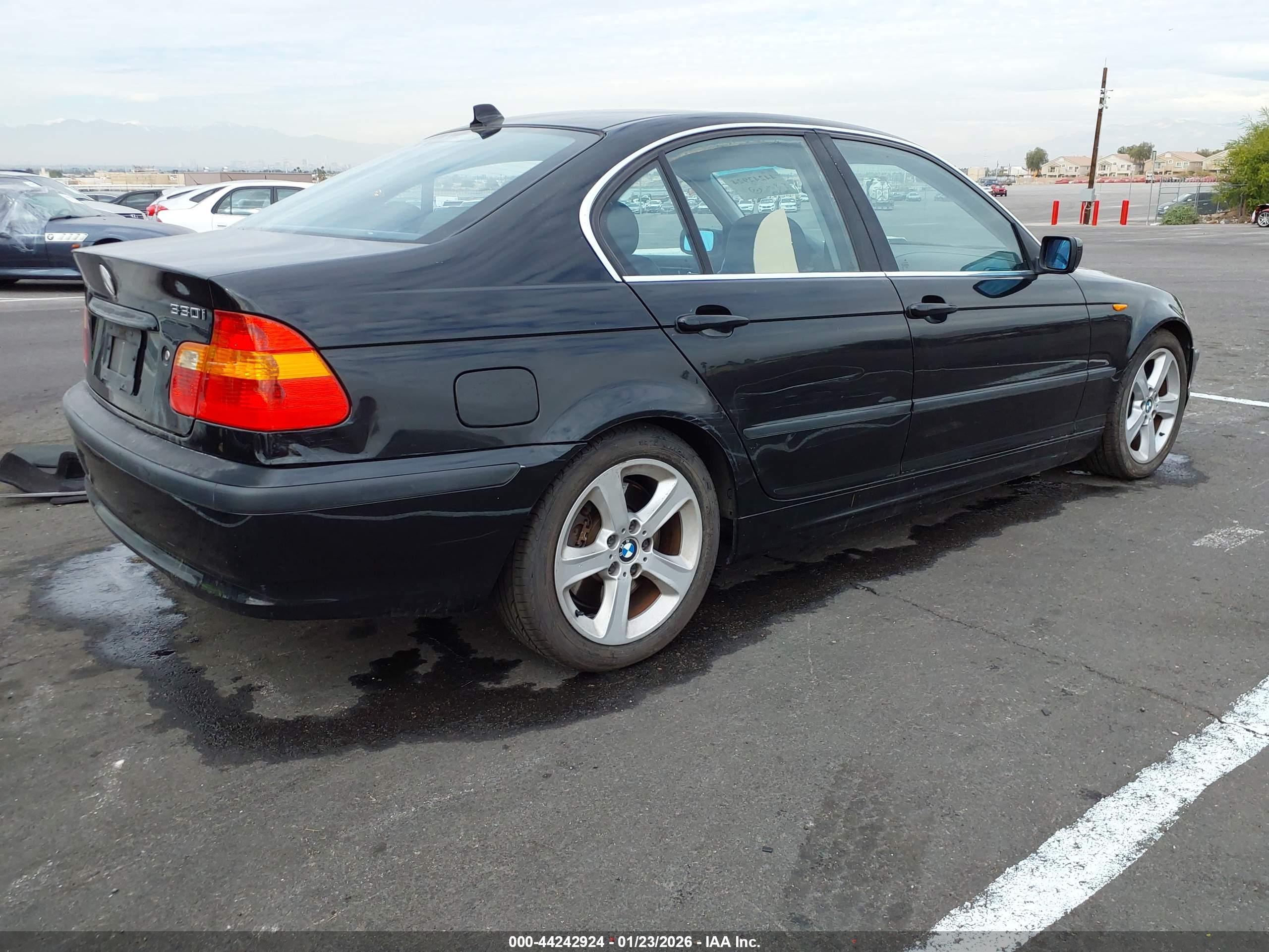 BMW 330I image 4