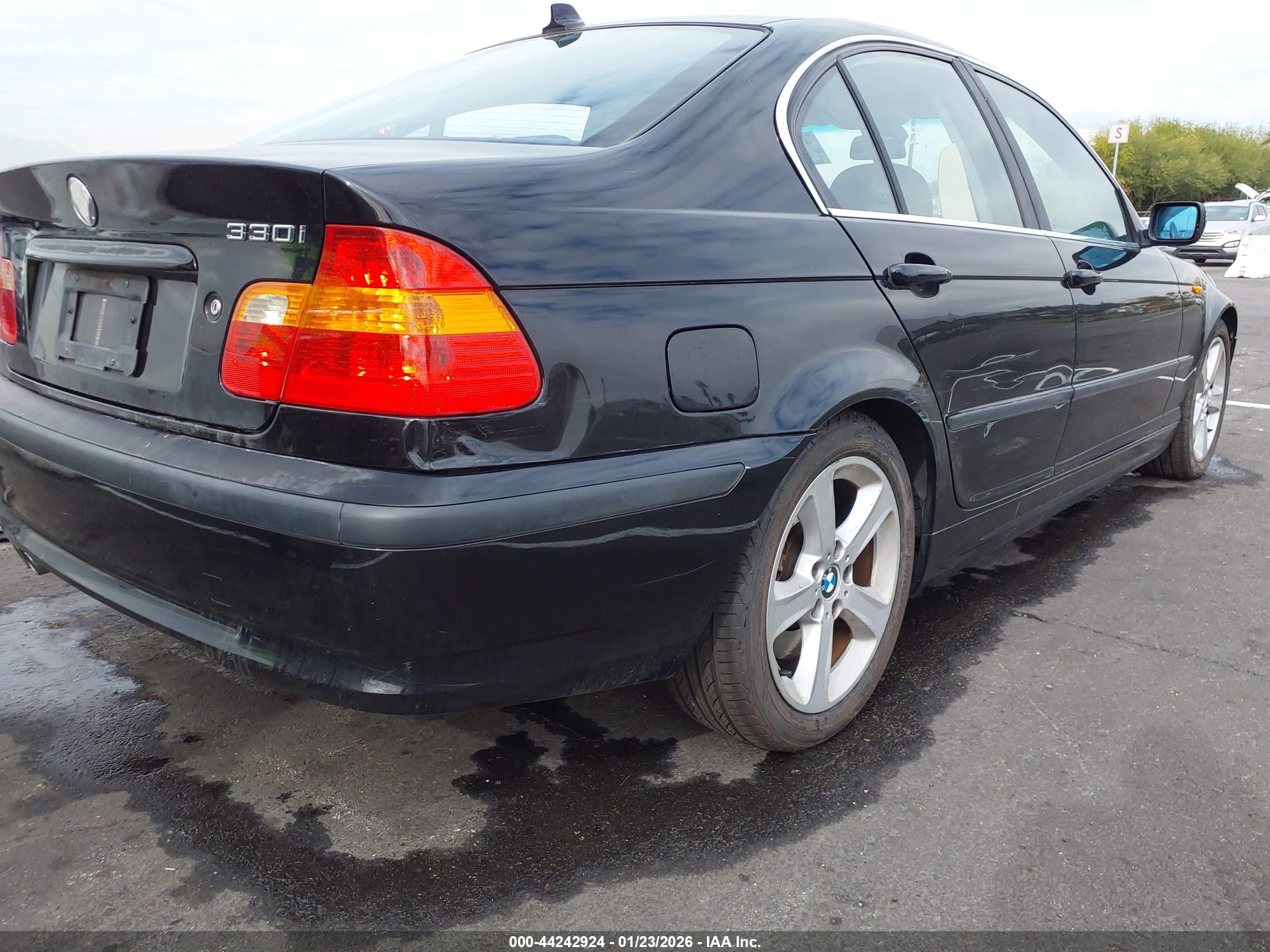 BMW 330I image 6