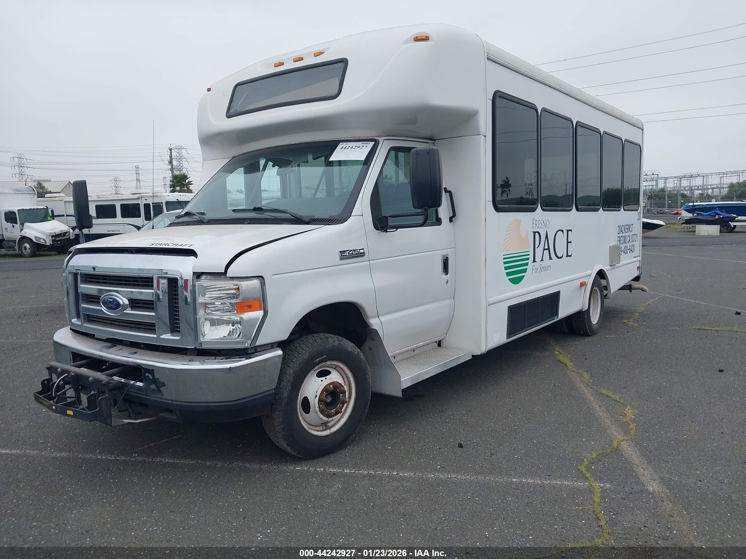 FORD E-450 image 2
