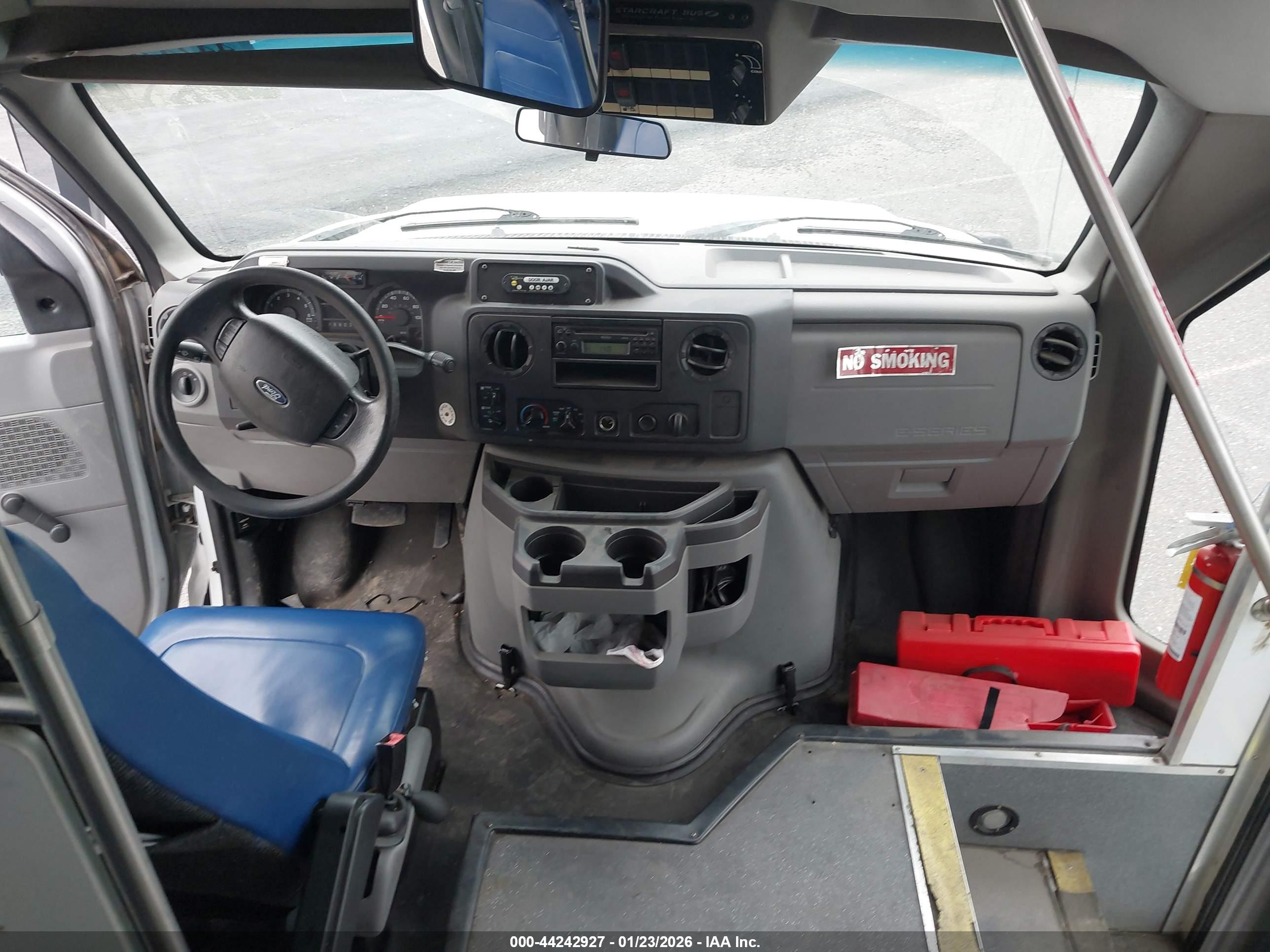 FORD E-450 image 8
