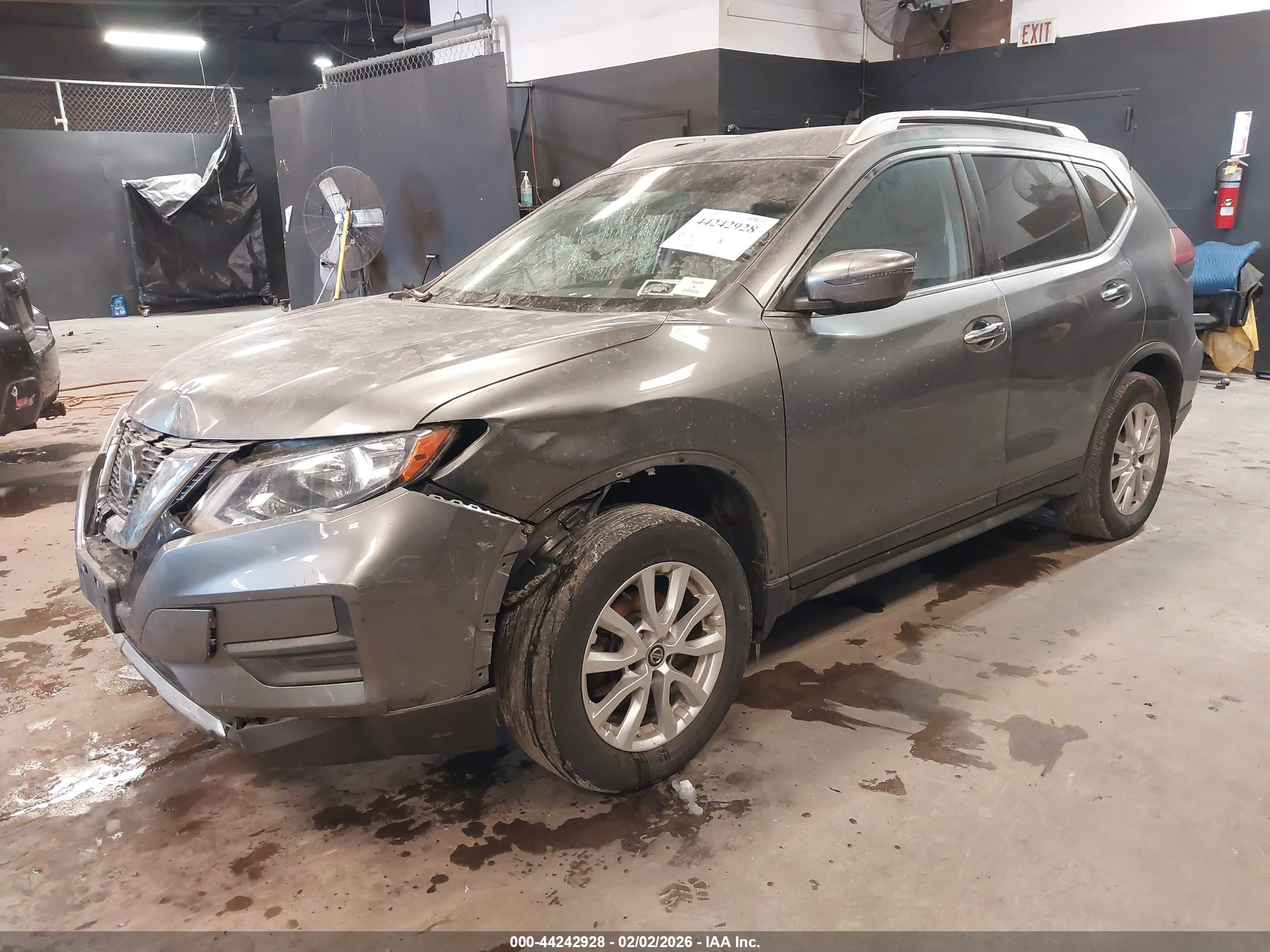 NISSAN ROGUE image 2