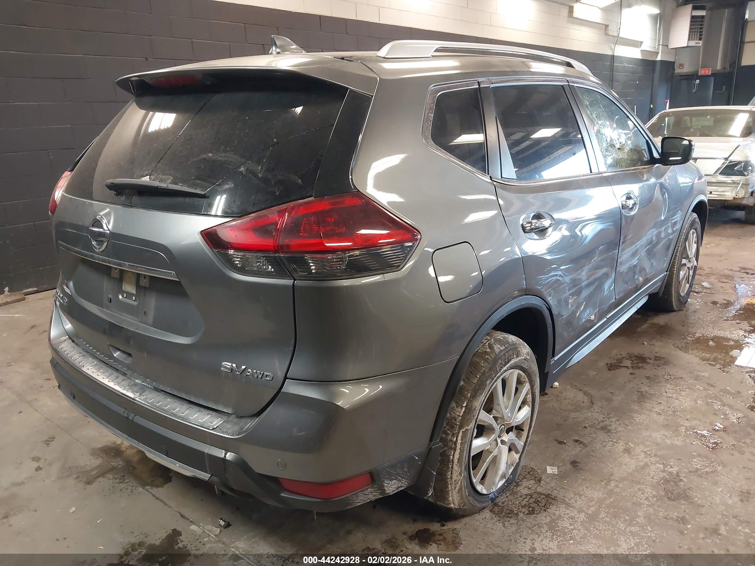 NISSAN ROGUE image 4