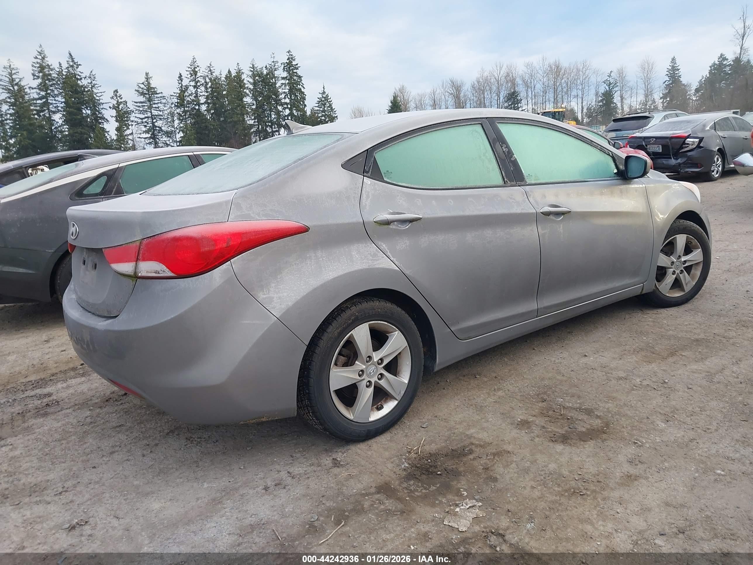 HYUNDAI ELANTRA image 4