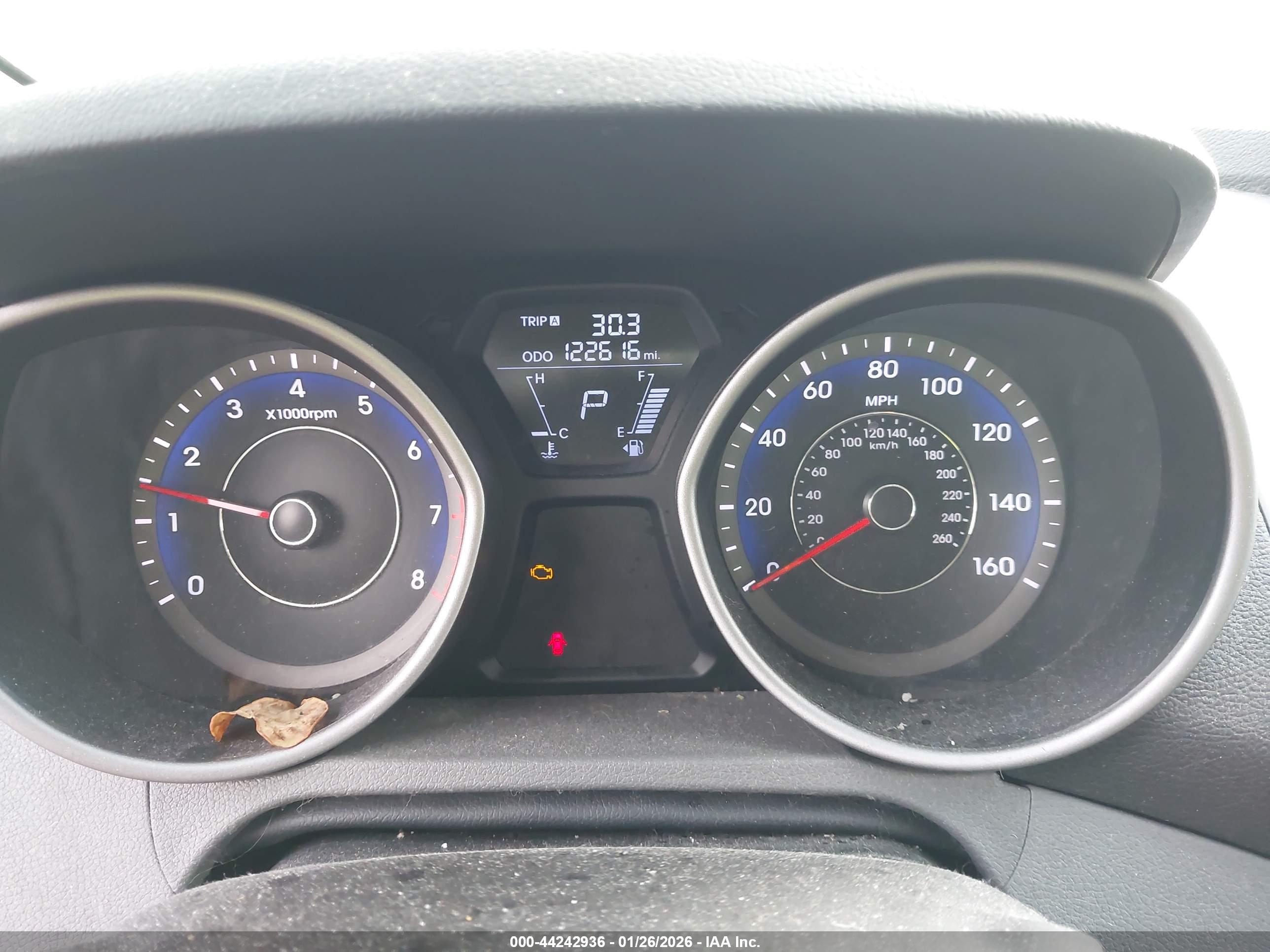 HYUNDAI ELANTRA image 7
