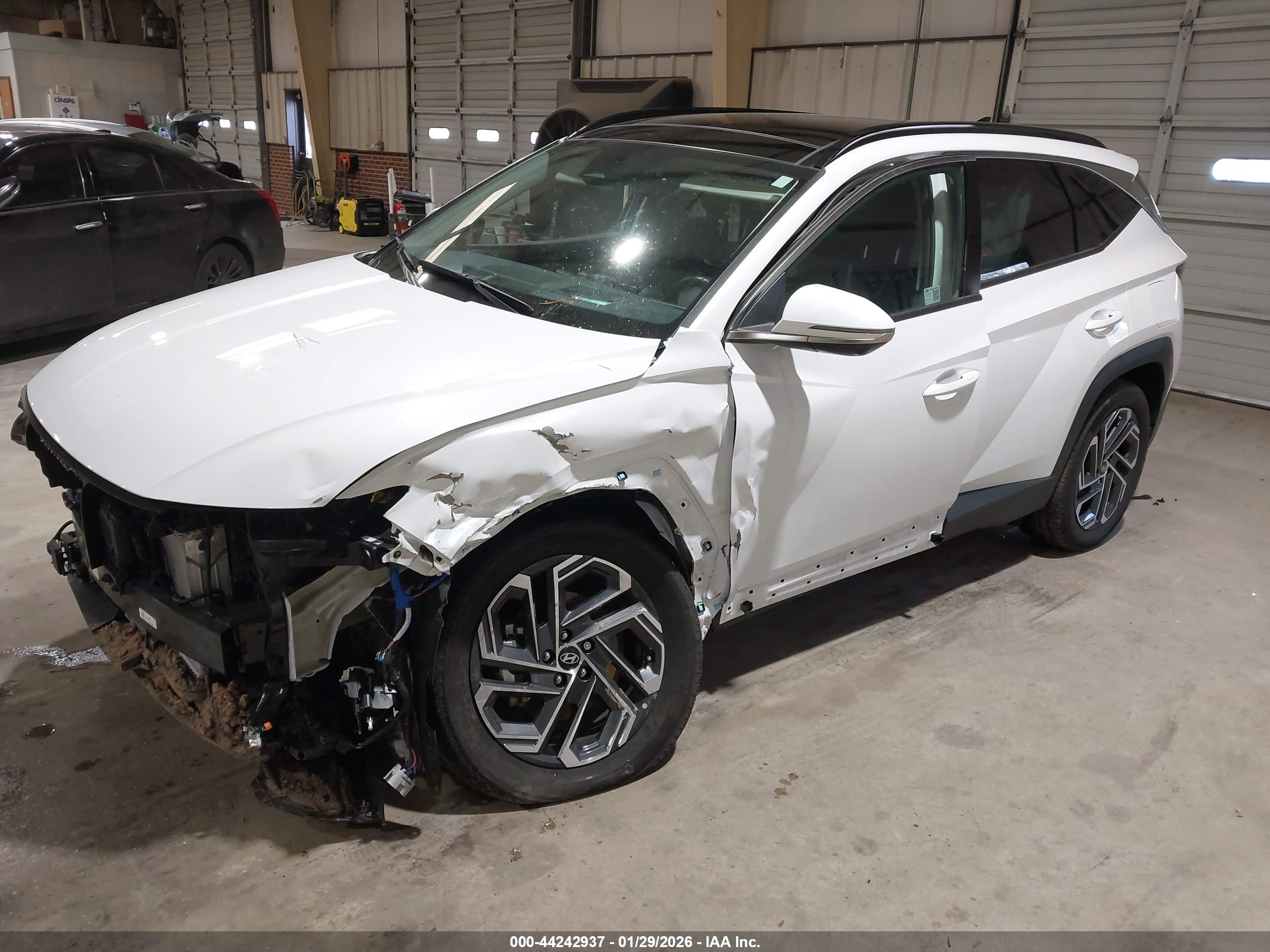 HYUNDAI TUCSON image 2