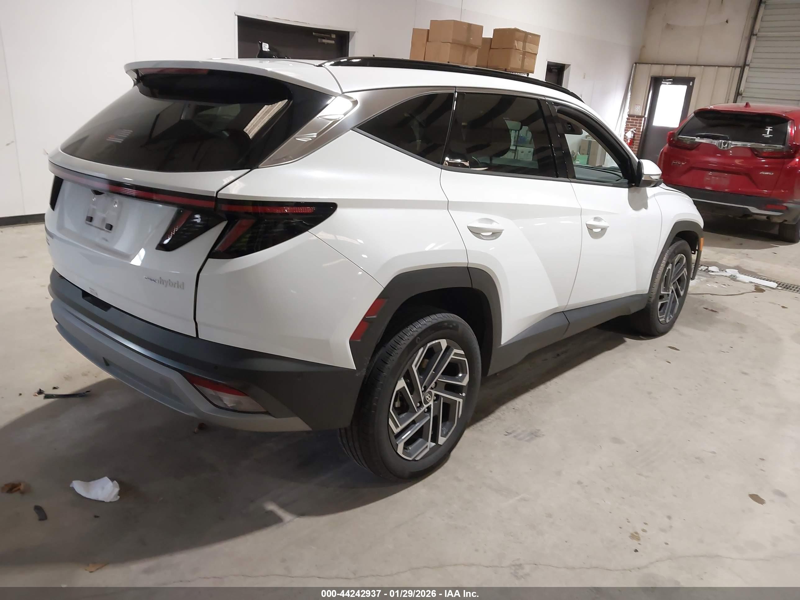 HYUNDAI TUCSON image 4