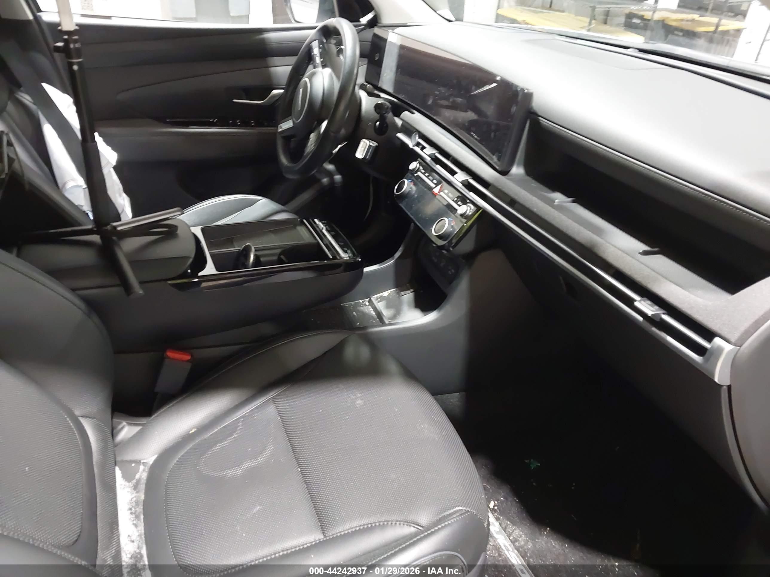 HYUNDAI TUCSON image 5