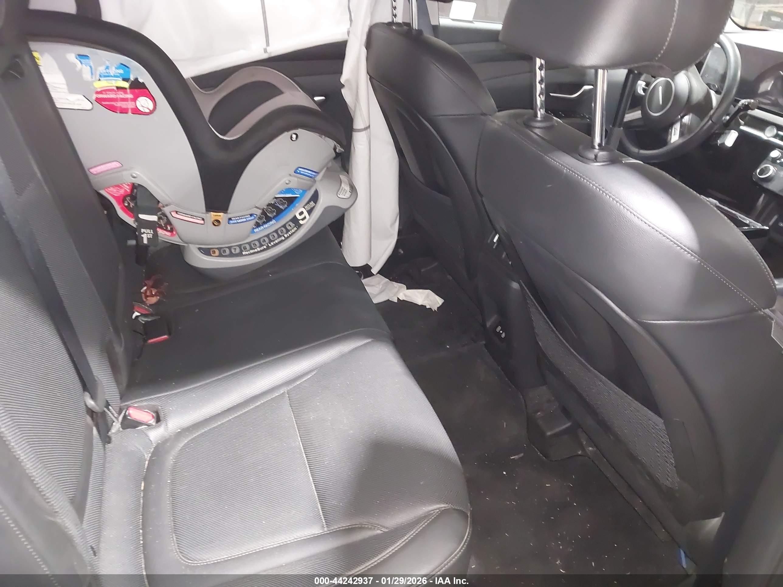 HYUNDAI TUCSON image 8