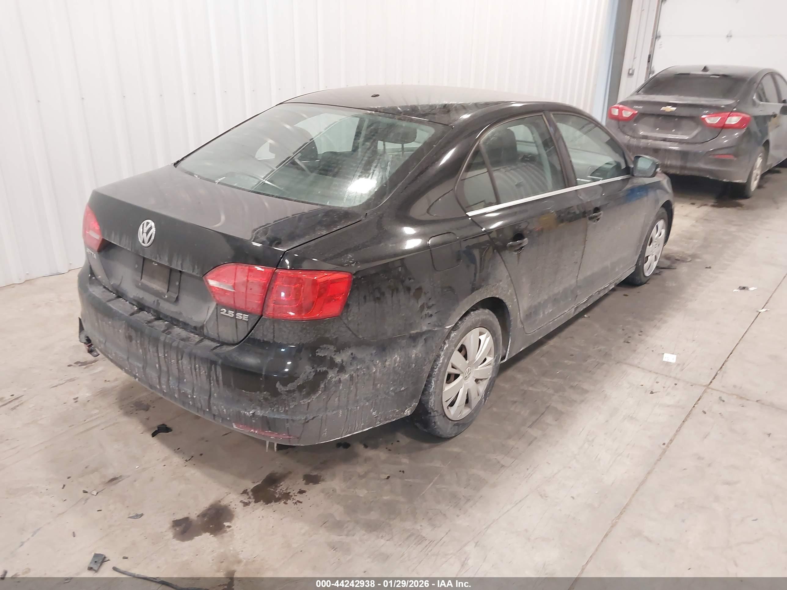 VOLKSWAGEN JETTA image 4